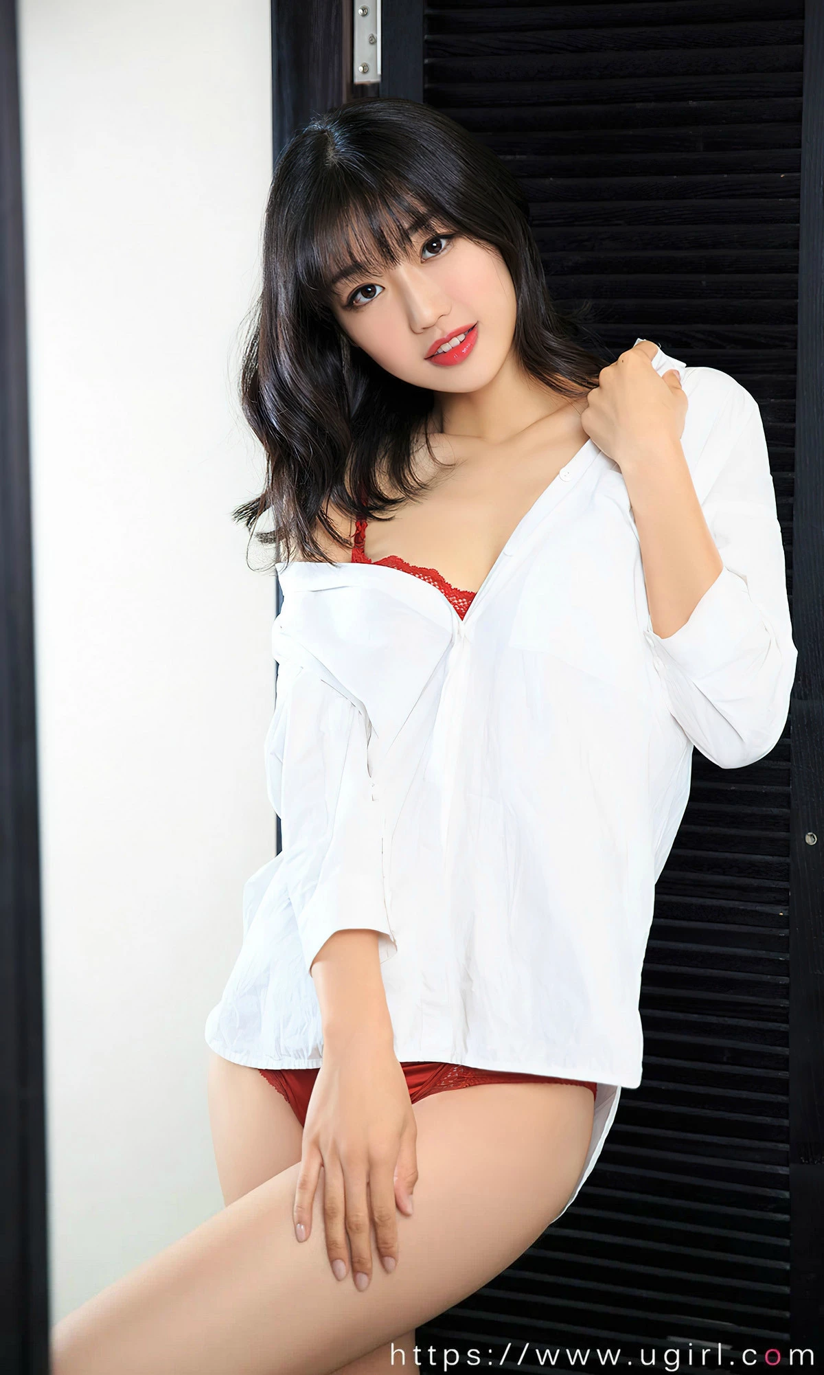 Xgyw.Org_[Ugirls爱尤物]No.2842_模特小文性感白T露红色蕾丝内衣+白色内衣秀曼妙身姿诱惑写真35P