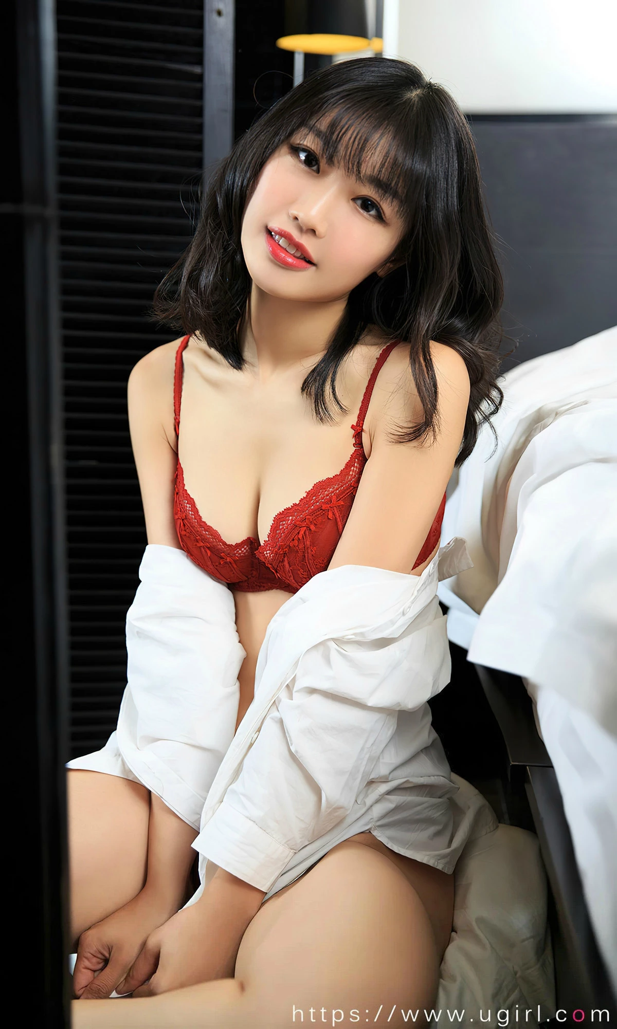 Xgyw.Org_[Ugirls爱尤物]No.2842_模特小文性感白T露红色蕾丝内衣+白色内衣秀曼妙身姿诱惑写真35P