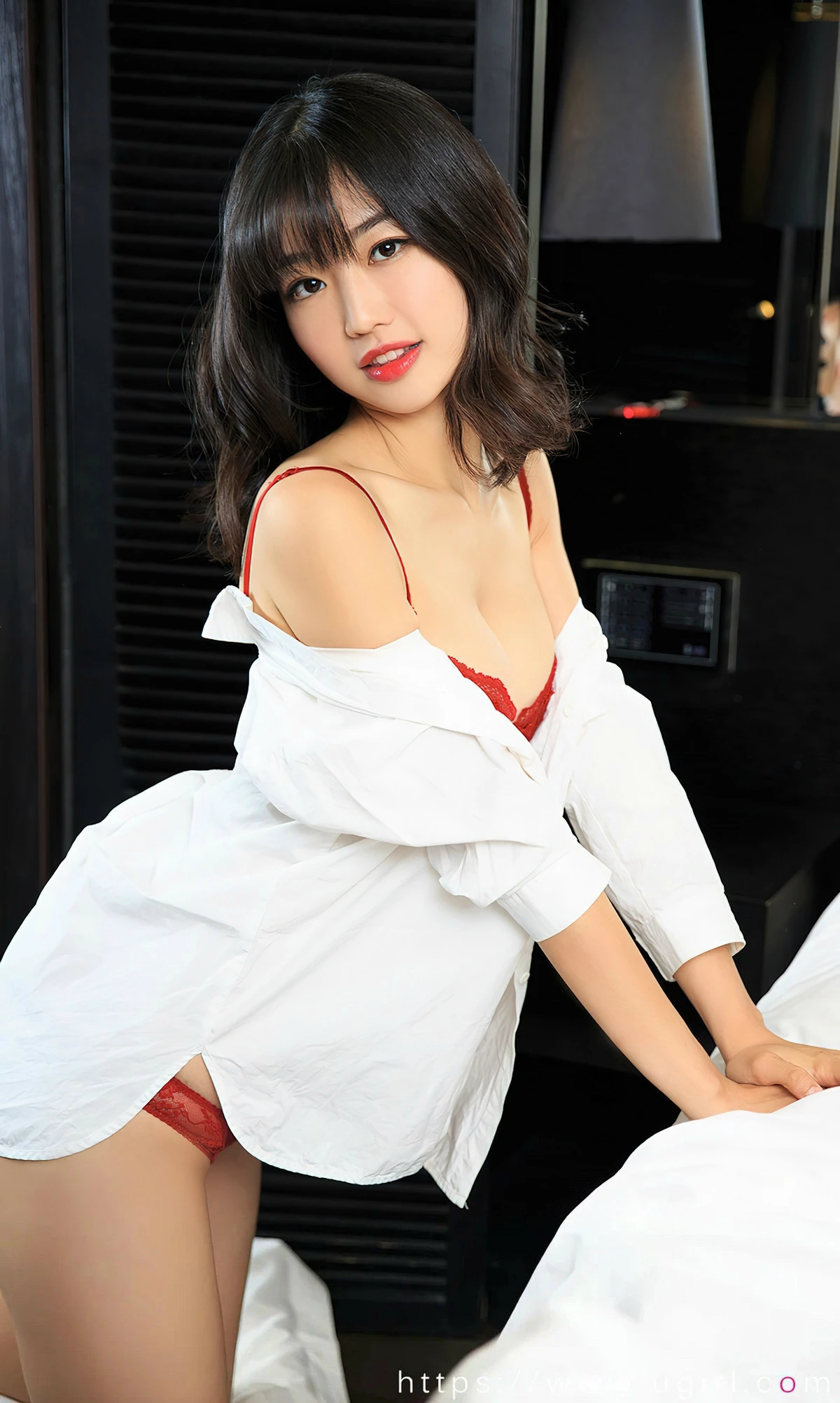 Xgyw.Org_[Ugirls爱尤物]No.2842_模特小文性感白T露红色蕾丝内衣+白色内衣秀曼妙身姿诱惑写真35P