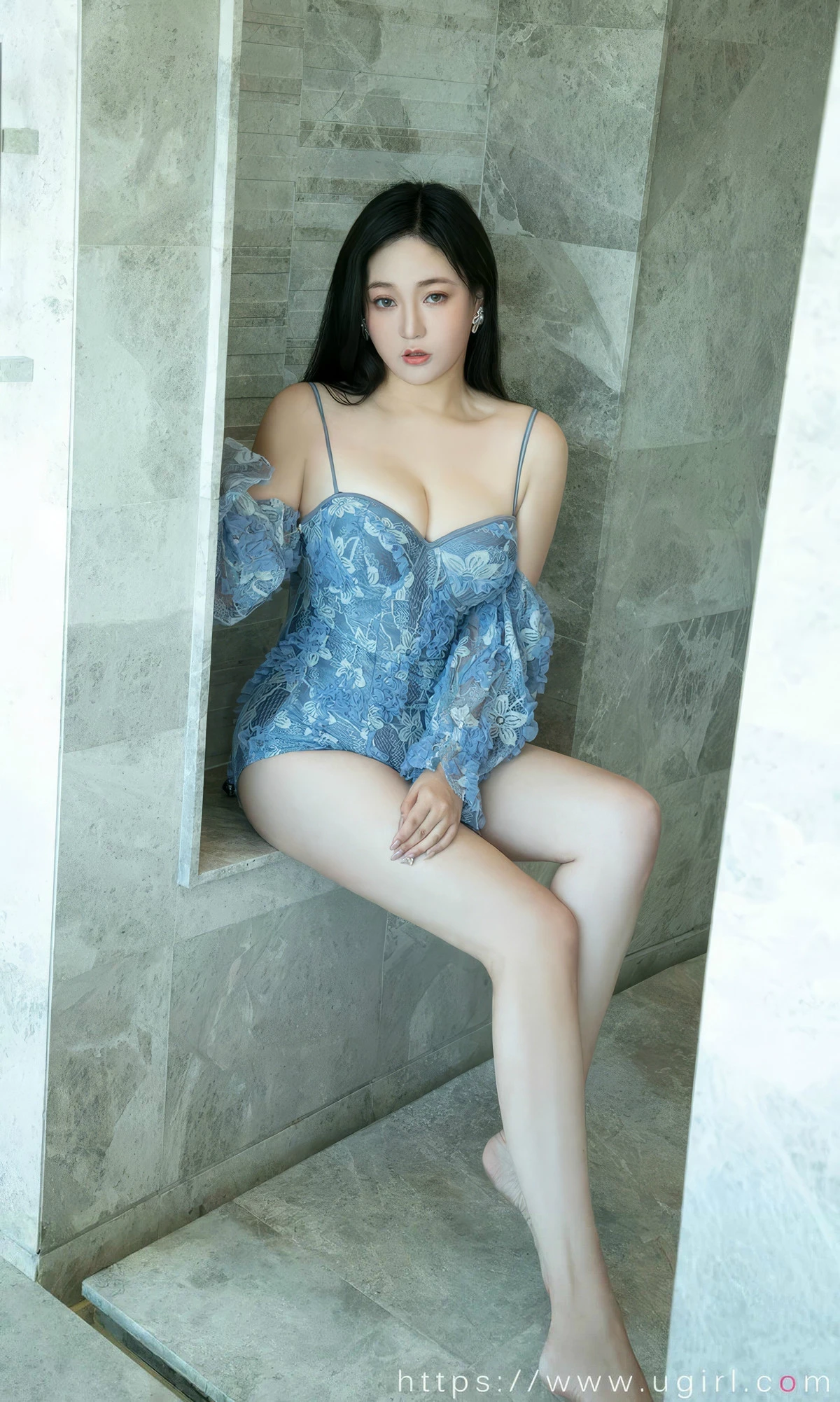Xgyw.Org_[Ugirls爱尤物]No.2858期_模特奶油私房浴室性感多套服饰系列秀丰满身材撩人诱惑写真35P