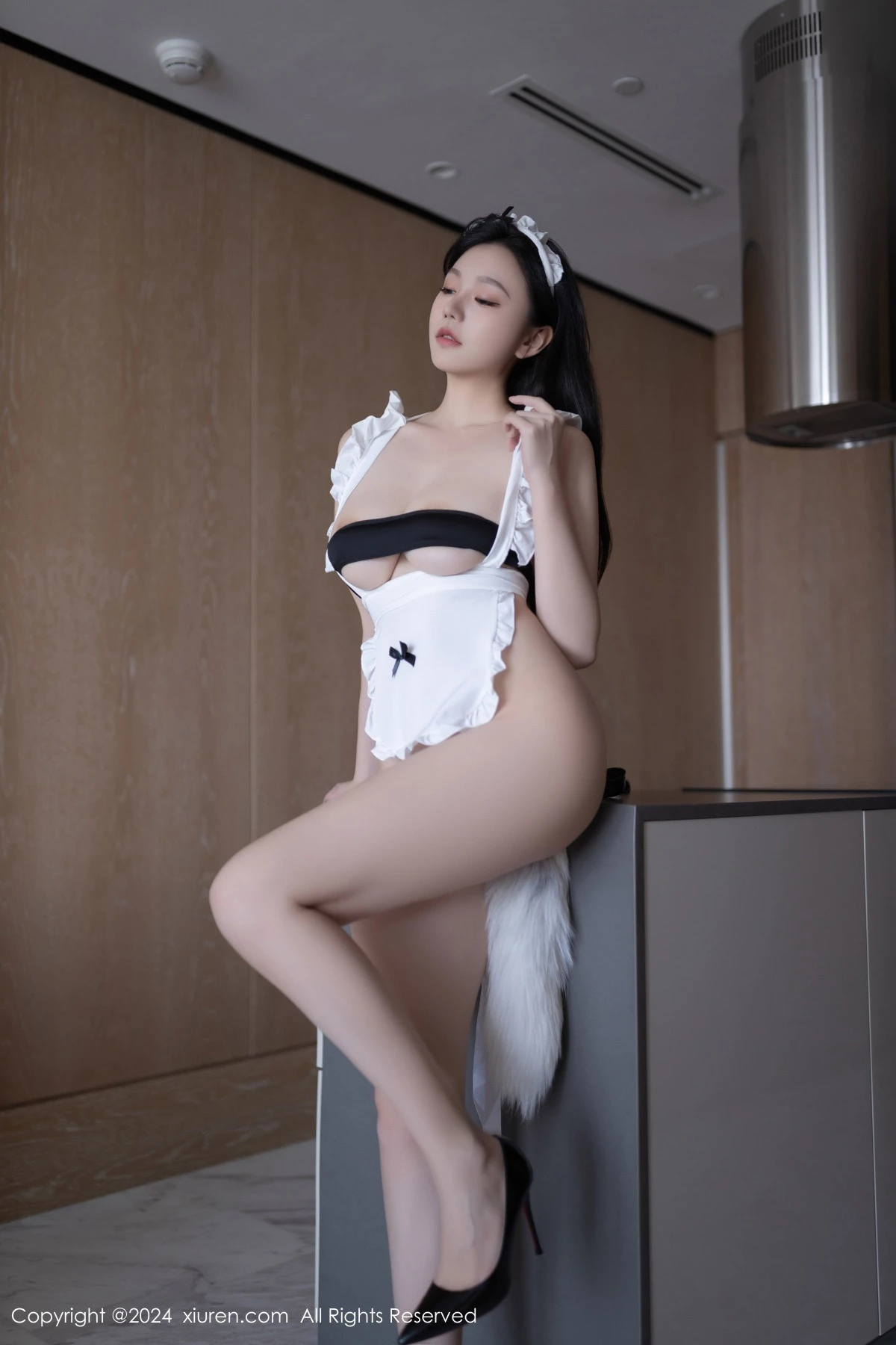 Xgyw.Org_XiuRen第8720期_模特安然anran性感黑色女仆服饰配黑丝裤袜秀柔美身段诱惑写真80P