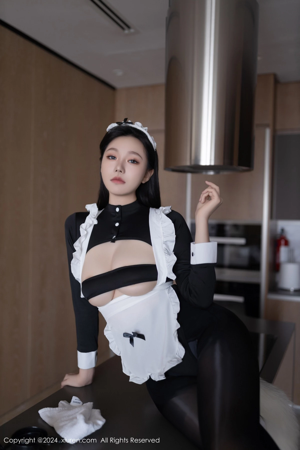 Xgyw.Org_XiuRen第8720期_模特安然anran性感黑色女仆服饰配黑丝裤袜秀柔美身段诱惑写真80P