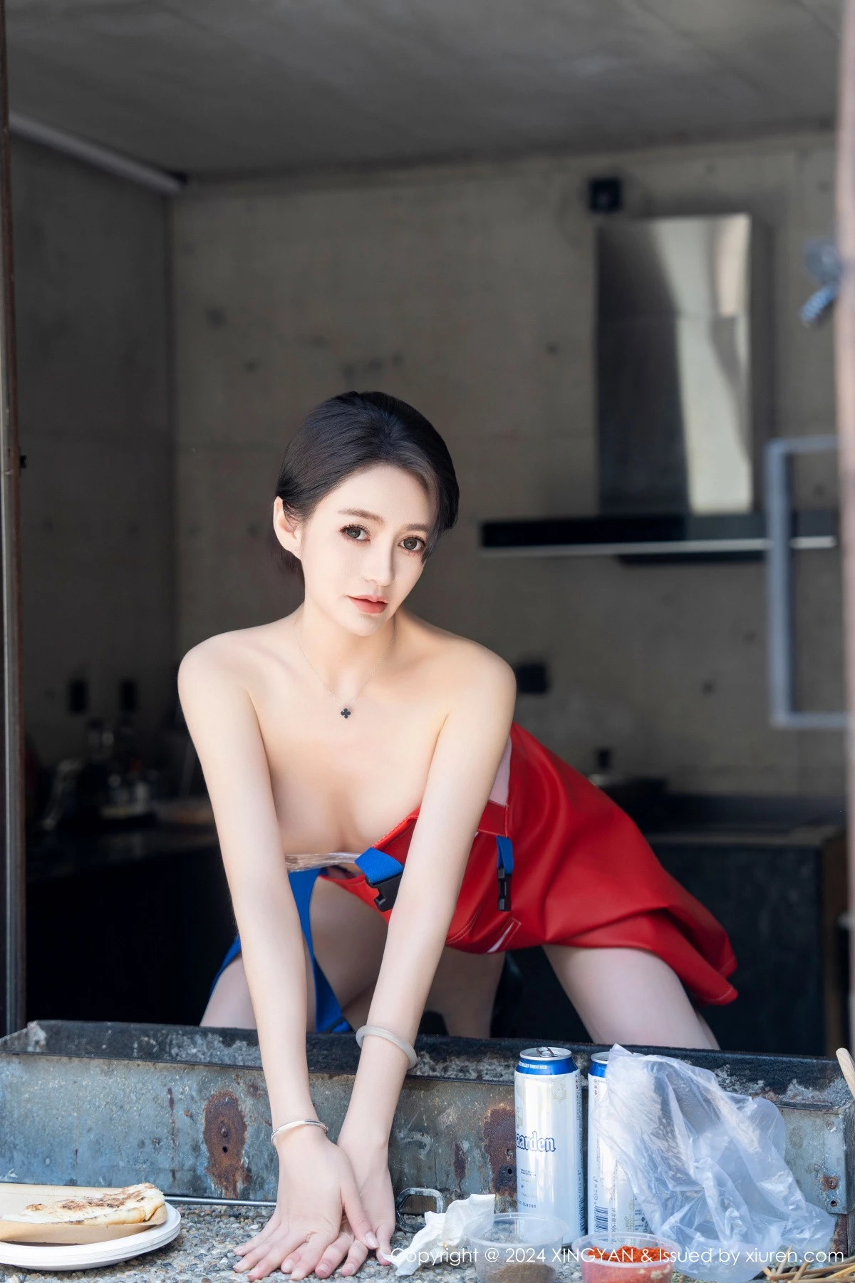 Xgyw.Org_[XINGYAN星颜社]VOL.253_模特林幼一厨房场景性感红色围裙配白丝袜秀丰腴身姿诱惑写真81P