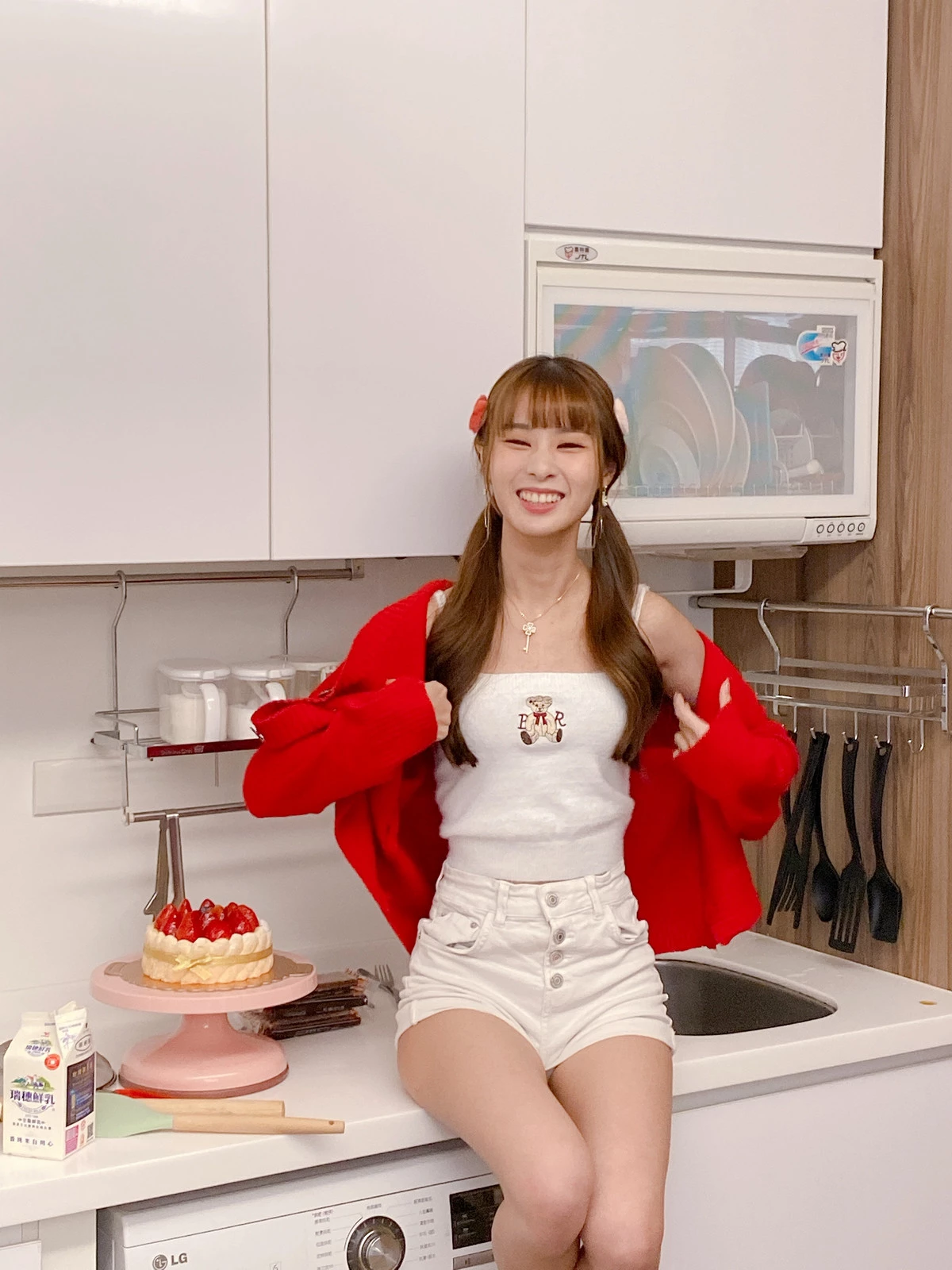 Xgyw.Org_台湾Coser美女泥泥汝等你主题私房美娇妻+性感厨娘两套服饰秀曼妙身姿诱惑写真239P