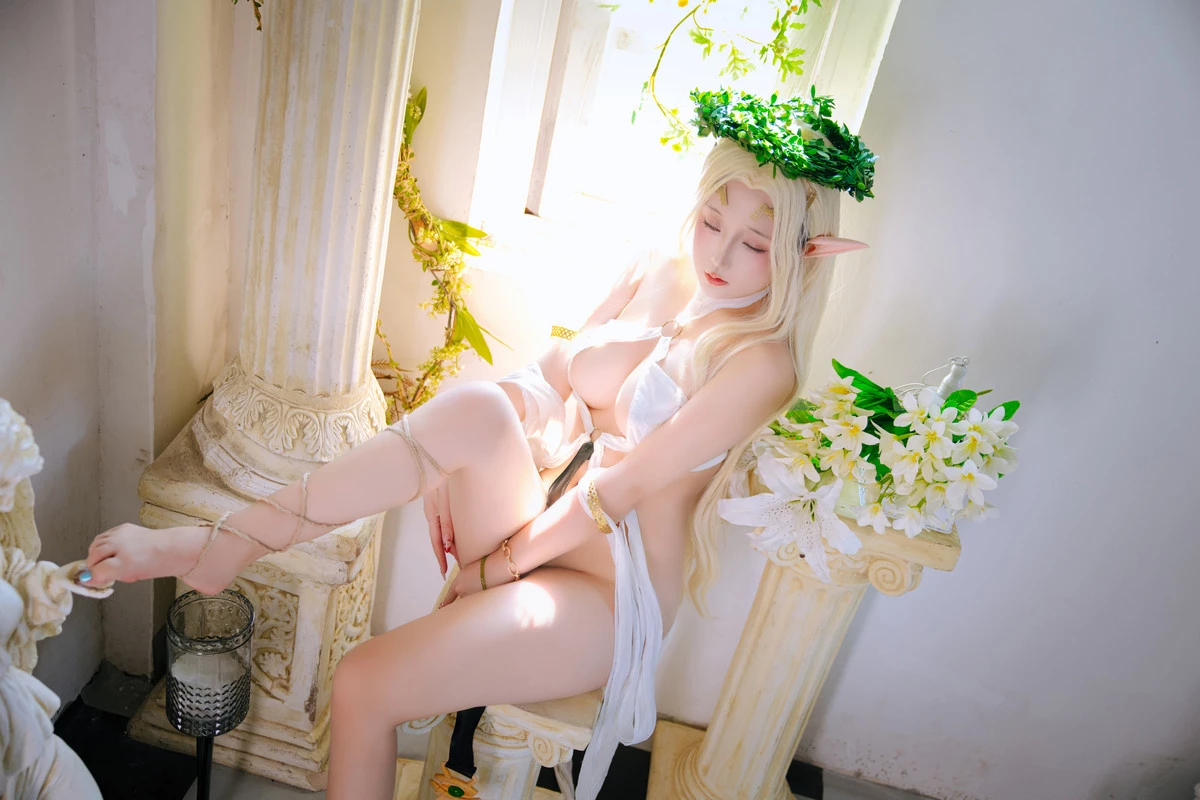 Xgyw.Org_Cosplay美女日奈娇黑兽白精灵主题私房浴室性感白色服饰露情趣内衣秀惹火身材诱惑写真150P