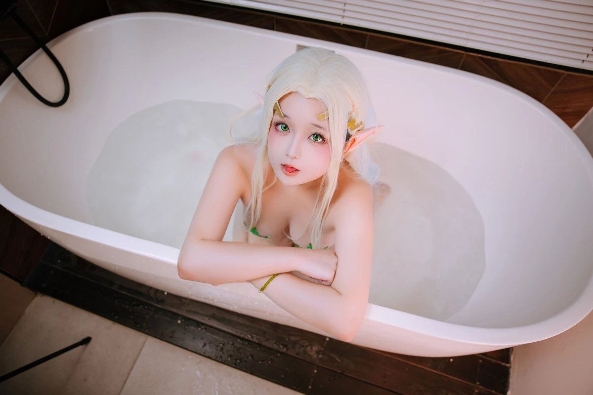 Xgyw.Org_Cosplay美女日奈娇黑兽白精灵主题私房浴室性感白色服饰露情趣内衣秀惹火身材诱惑写真150P