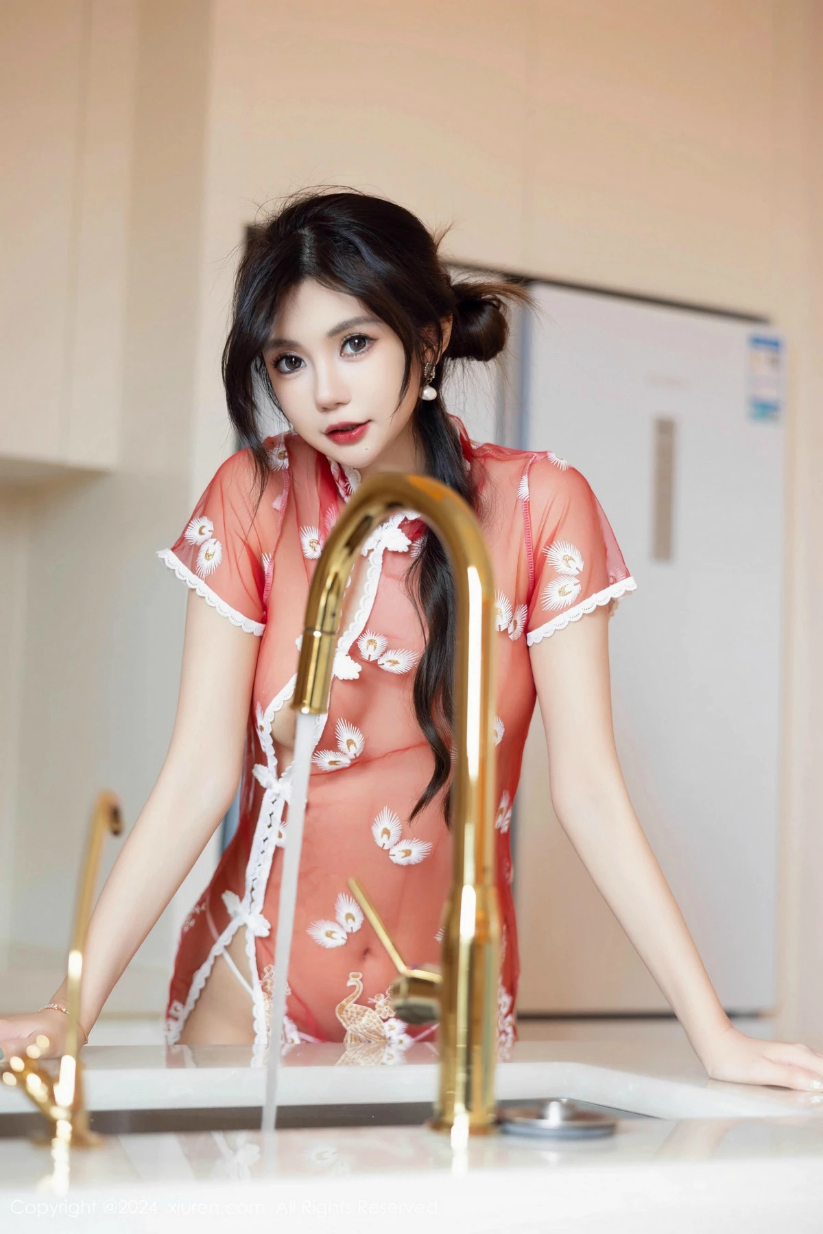 Xgyw.Org_XiuRen第9529期_女神绮里嘉ula性感红色旗袍露白色内衣配白丝袜秀曼妙身姿诱惑写真80P