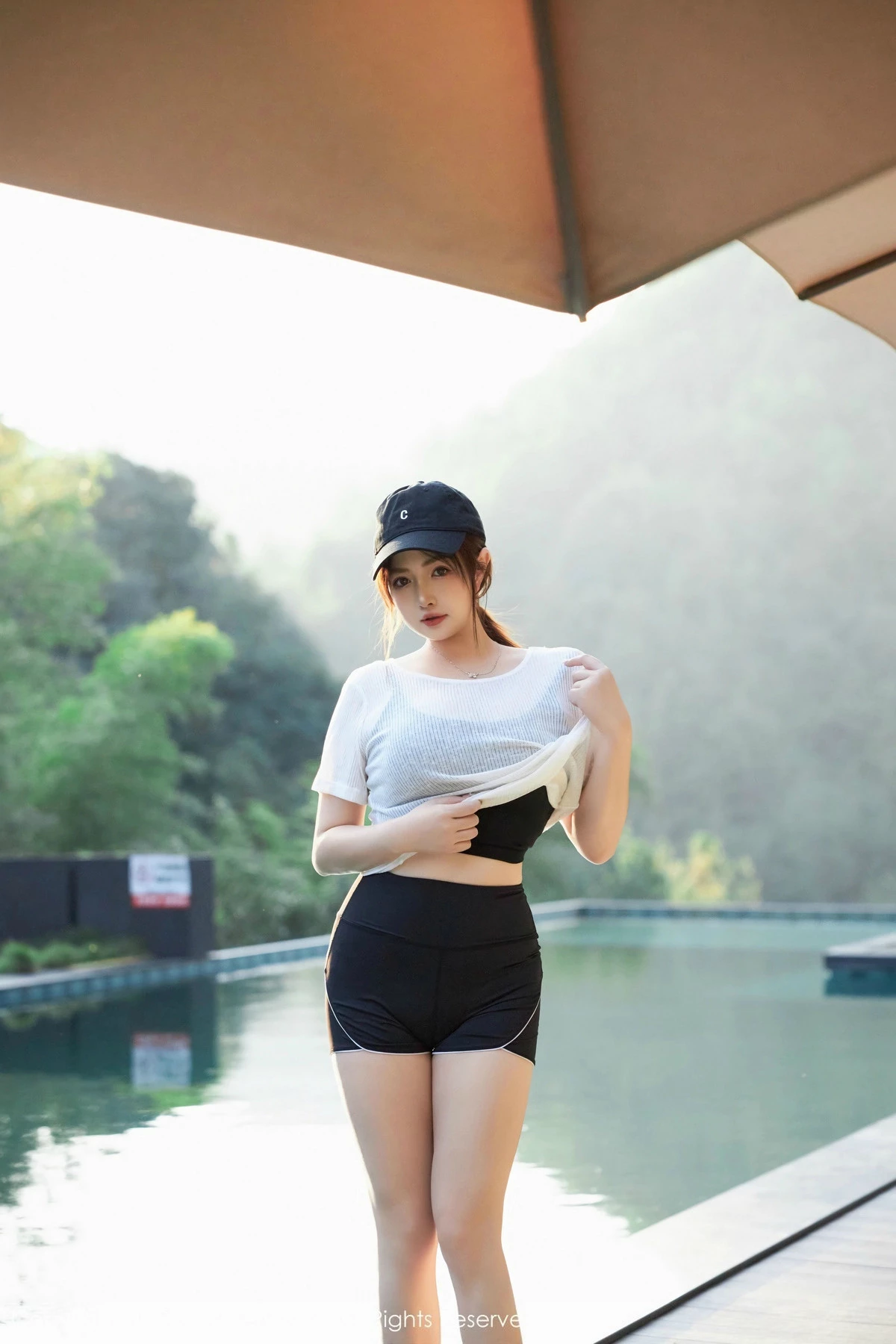 Xgyw.Org_XiuRen第9549_模特养乐多Doll性感深色运动服饰秀丰满身材白嫩美腿诱惑写真52P