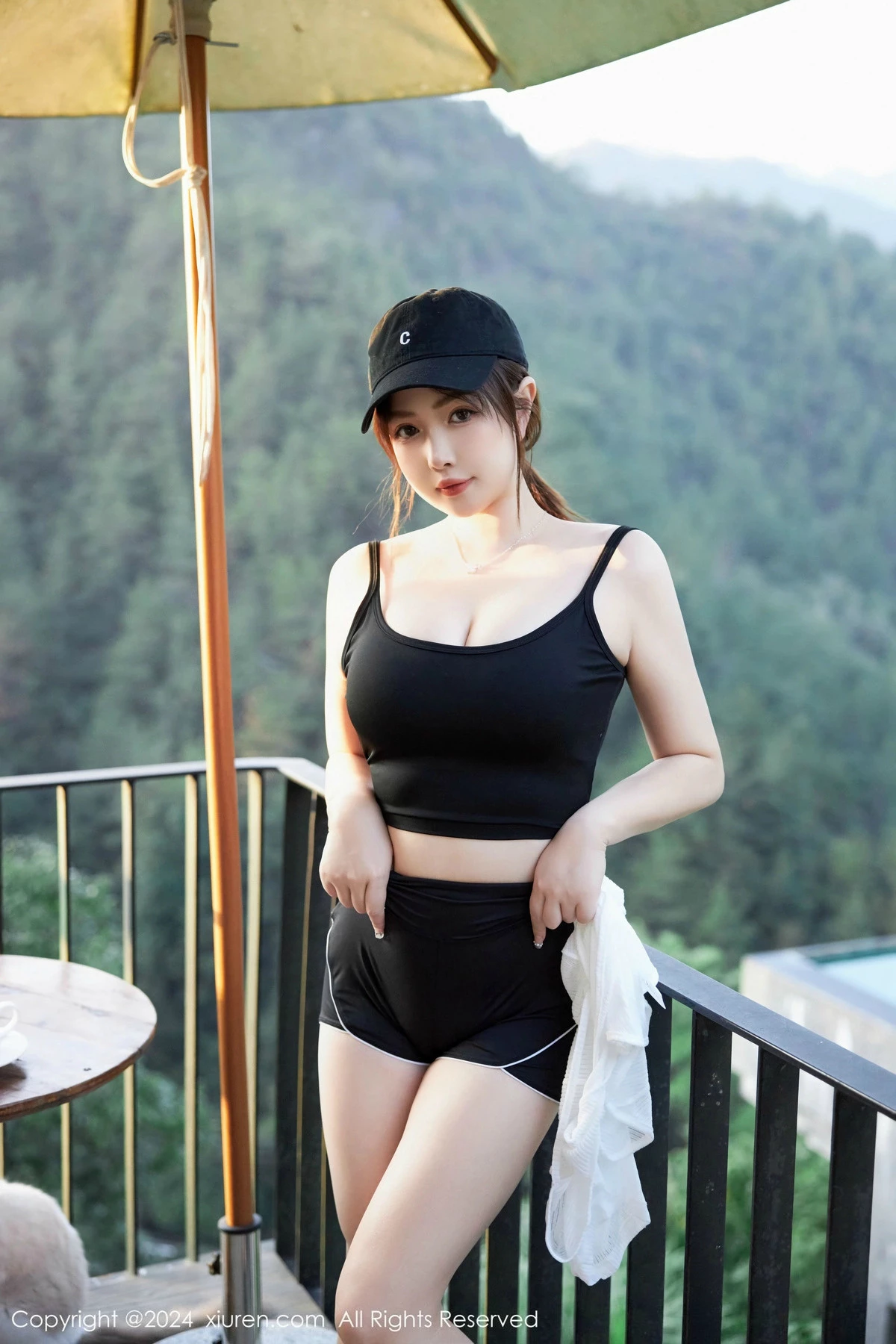 Xgyw.Org_XiuRen第9549_模特养乐多Doll性感深色运动服饰秀丰满身材白嫩美腿诱惑写真52P