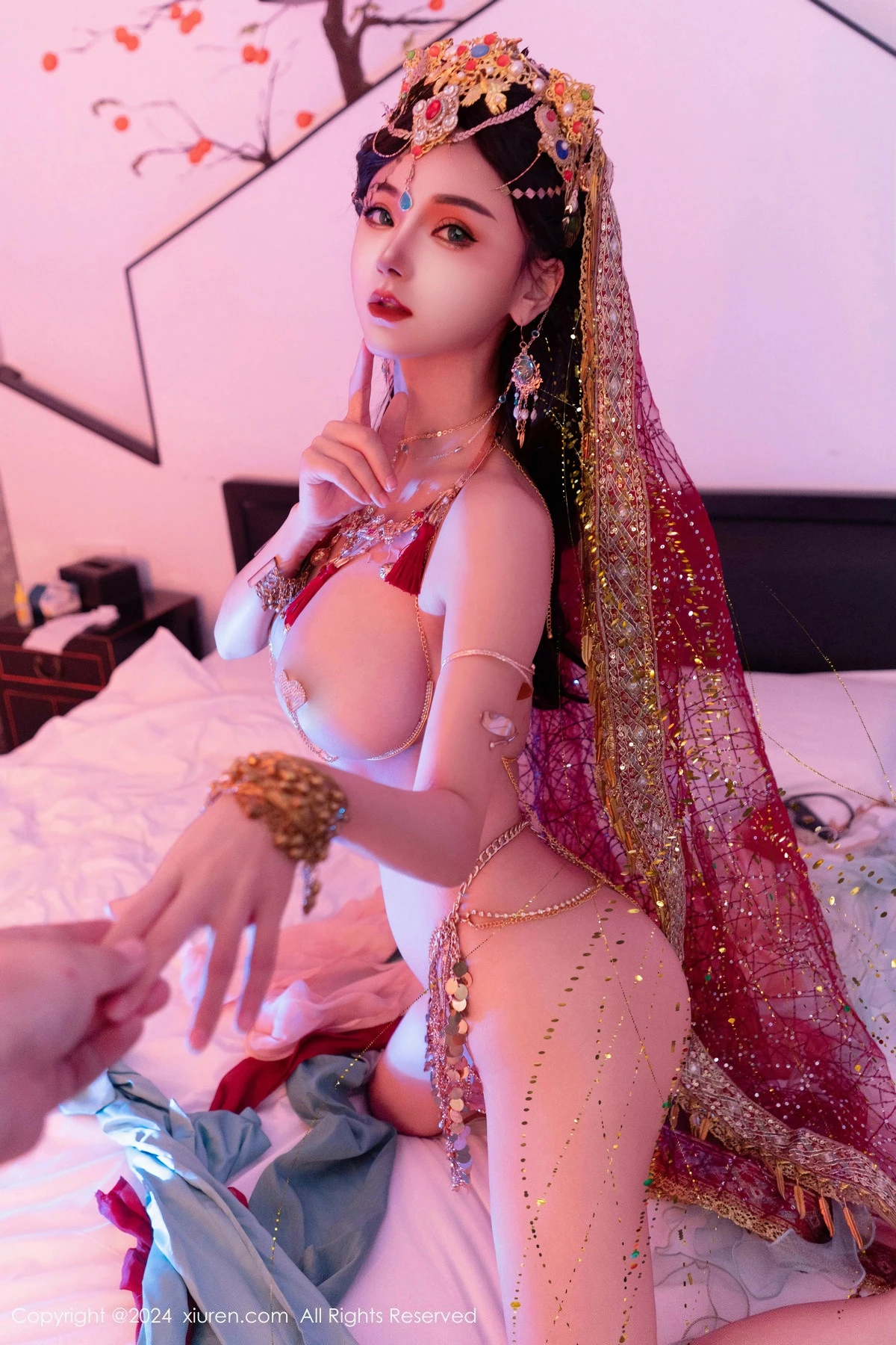 Xgyw.Org_XiuRen第9585期_新人模特不吃冰淇淋异域风情女郎性感情趣服饰秀火辣身材诱惑写真85P
