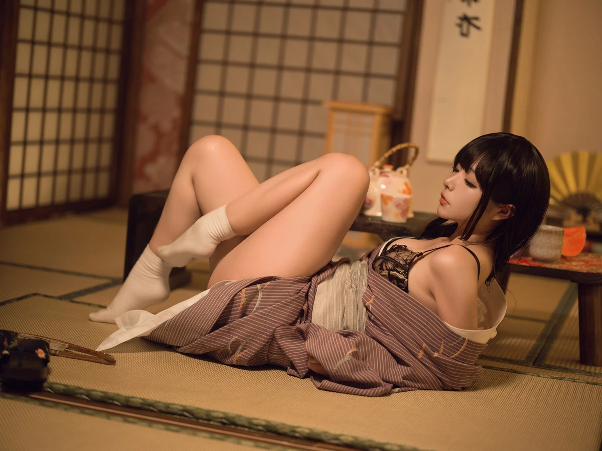 Xgyw.Org_网络美女yuuhui玉汇独居的寡姐主题性感日系和服露黑色蕾丝内衣秀翘臀美腿诱惑写真135P