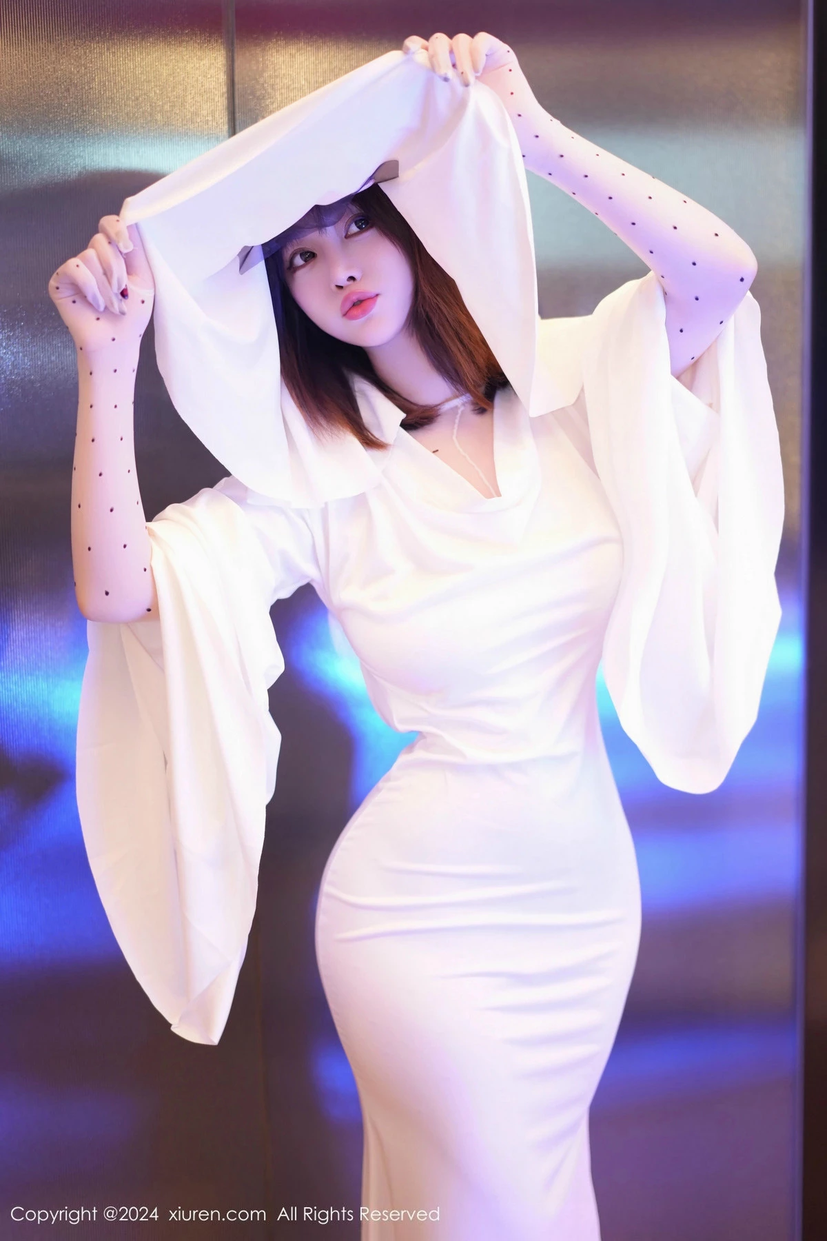 Xgyw.Org_XiuRen第9629期_女神王雨纯性感白色连衣裙露白色连体丝袜秀惹火身材诱惑写真90P