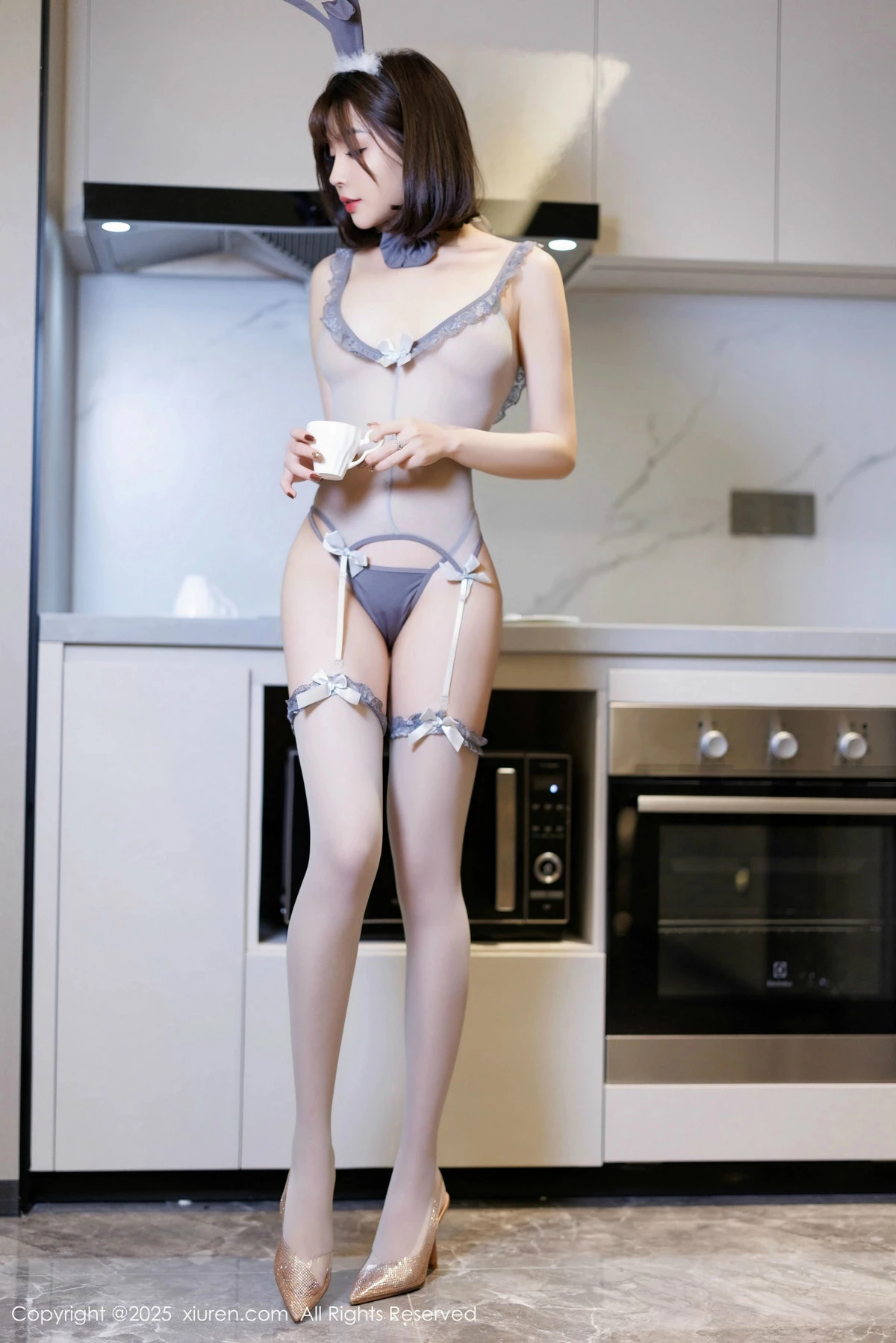 Xgyw.Org_XiuRen第9805期_女神徐莉芝Booty蕾丝连衣短裙+灰色情趣内衣秀完美身材诱惑写真83P