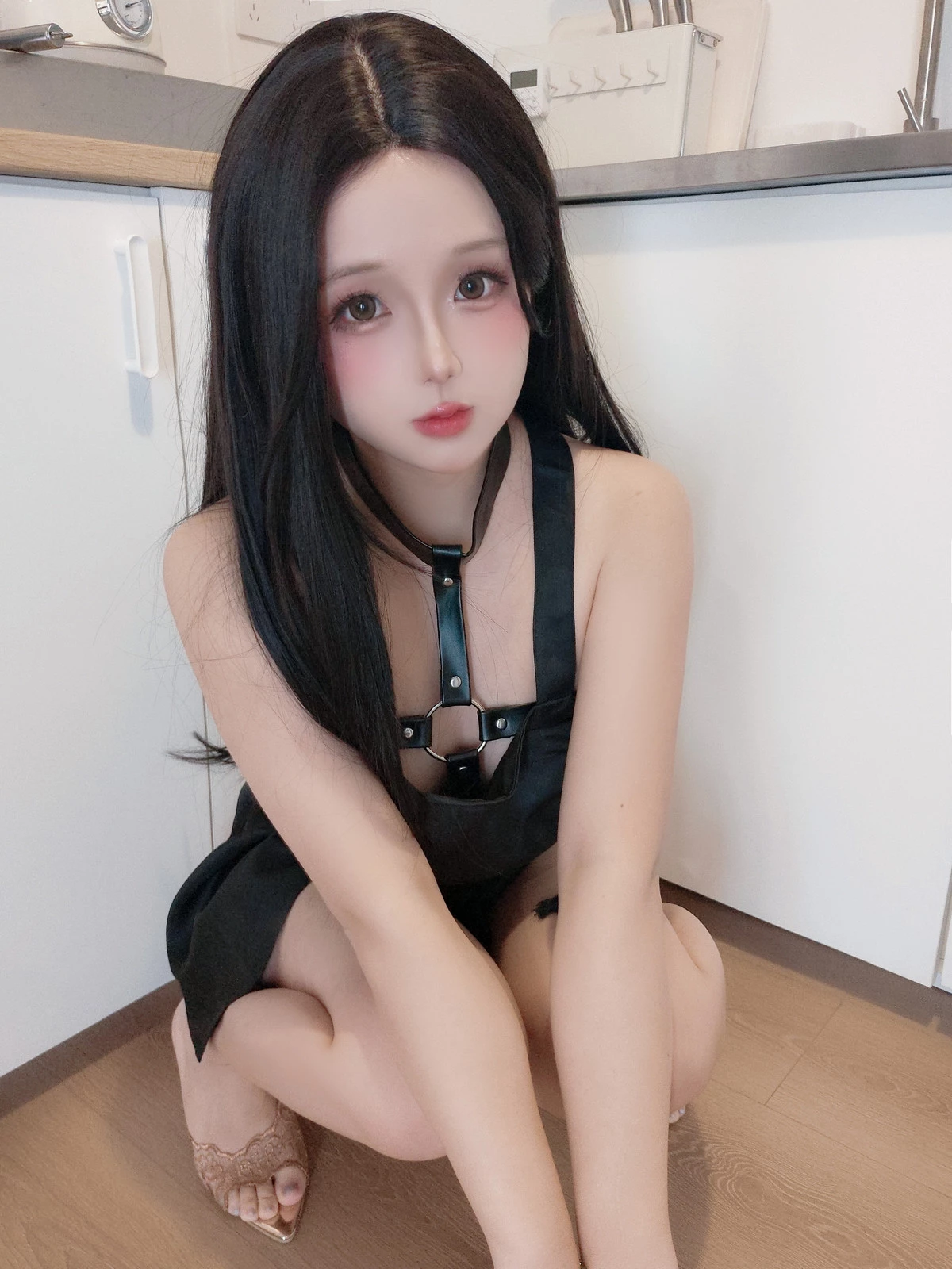 Xgyw.Org_Cosplay美女日奈娇嫂子主题性感黑色带子情趣服饰+白色内衣秀丰腴身材撩人诱惑写真179P