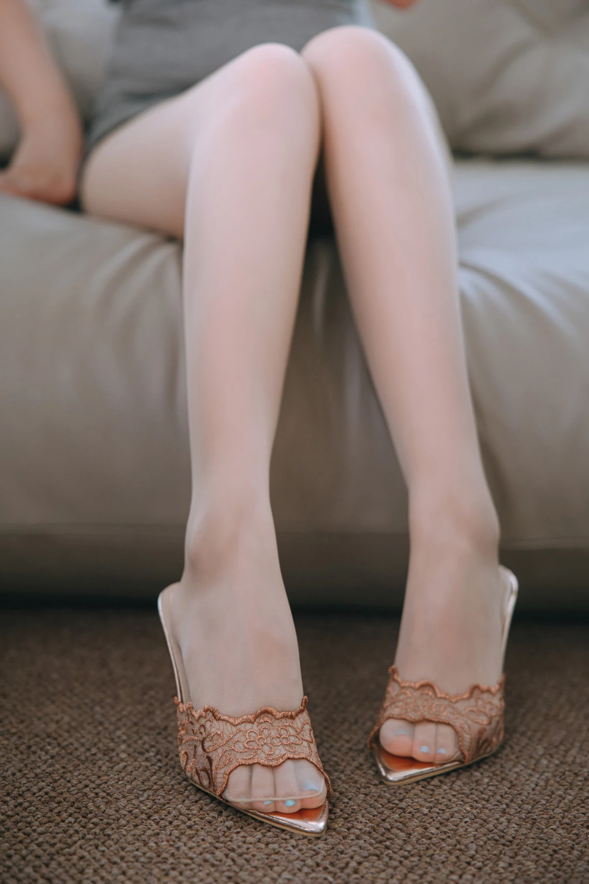 Xgyw.Org_Cosplay美女日奈娇嫂子主题性感黑色带子情趣服饰+白色内衣秀丰腴身材撩人诱惑写真179P