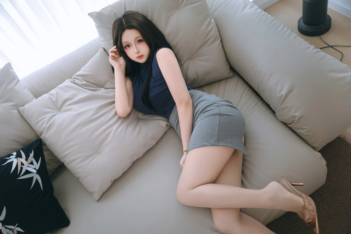 Xgyw.Org_Cosplay美女日奈娇嫂子主题性感黑色带子情趣服饰+白色内衣秀丰腴身材撩人诱惑写真179P