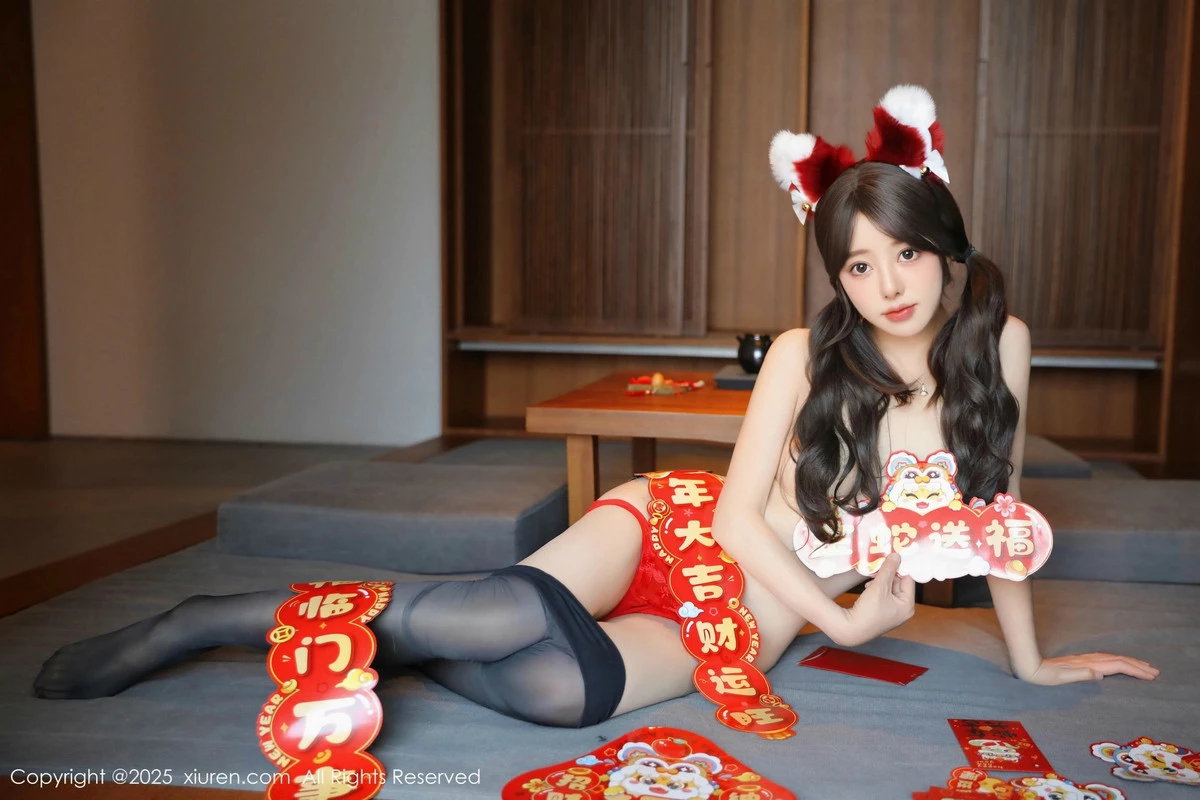 Xgyw.Org_XiuRen第9814期_模特桃妖夭红色喜庆女仆服露红色内衣配超薄黑丝秀美腿诱惑写真87P