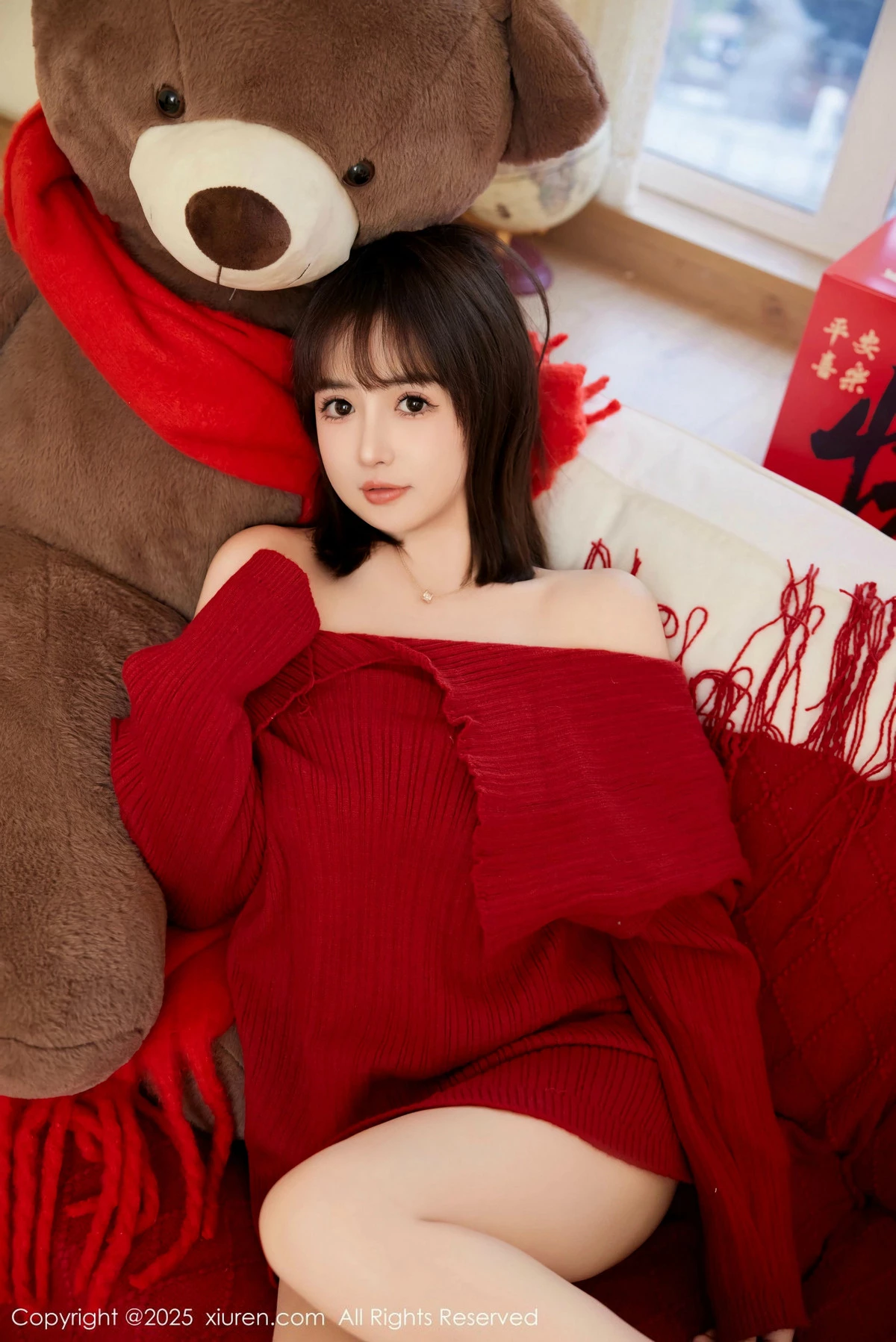 Xgyw.Org_XiuRen第9818期_模特养乐多Doll新年主题性感喜庆红色内衣秀完美身材诱惑写真66P