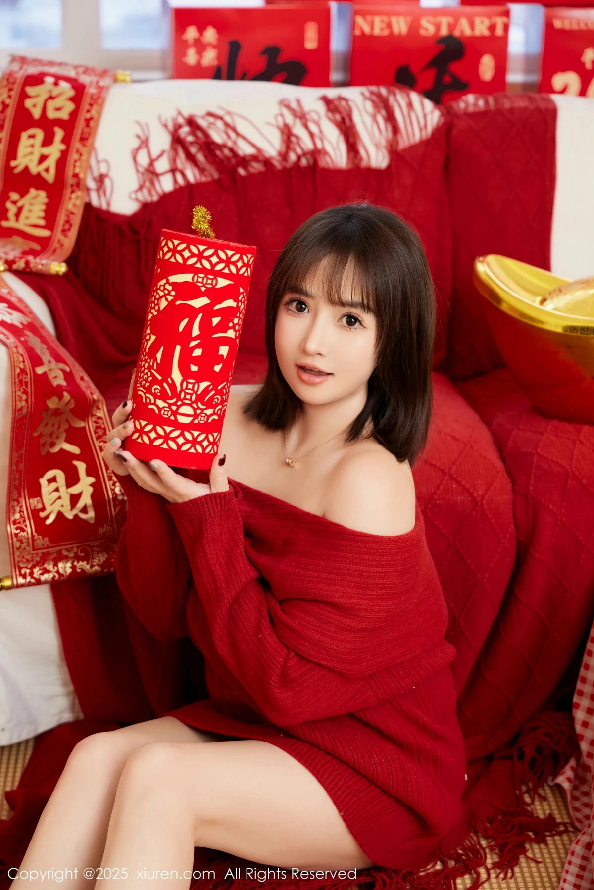Xgyw.Org_XiuRen第9818期_模特养乐多Doll新年主题性感喜庆红色内衣秀完美身材诱惑写真66P