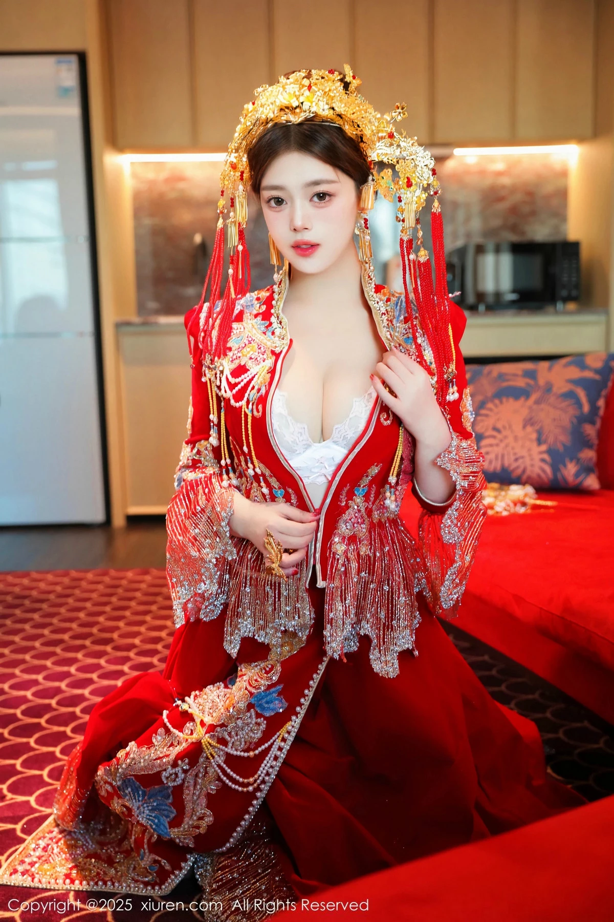 Xgyw.Org_XiuRen第9823期_模特蛋蛋宝新年主题性感红色新娘装露白色内衣秀丰腴身材诱惑写真79P