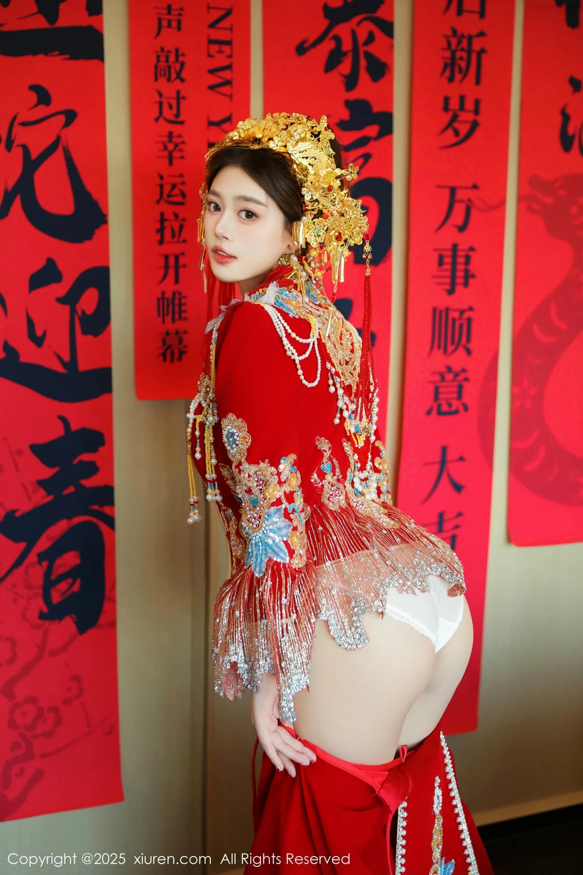 Xgyw.Org_XiuRen第9823期_模特蛋蛋宝新年主题性感红色新娘装露白色内衣秀丰腴身材诱惑写真79P