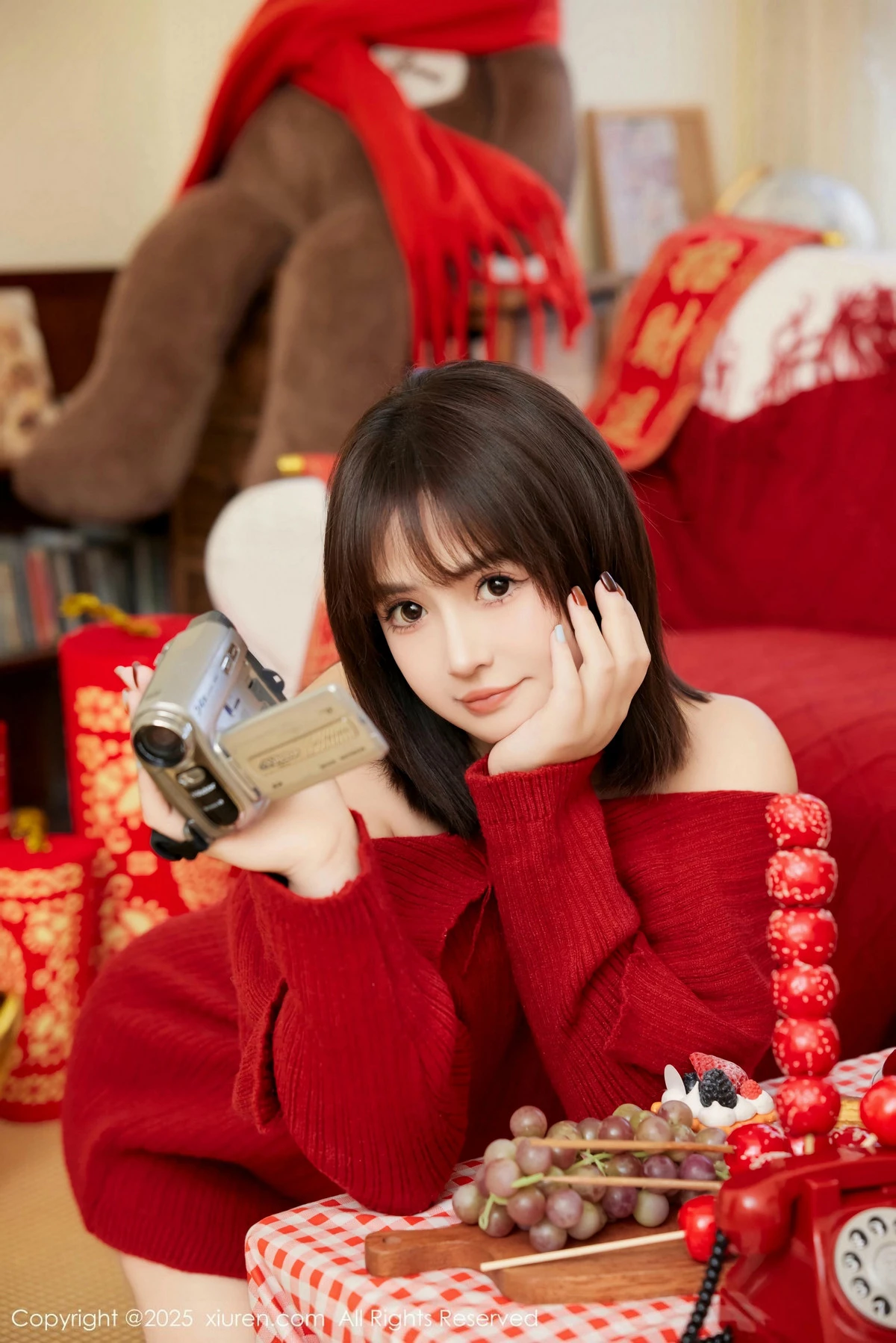 Xgyw.Org_XiuRen第9818期_模特养乐多Doll新年主题性感喜庆红色内衣秀完美身材诱惑写真66P