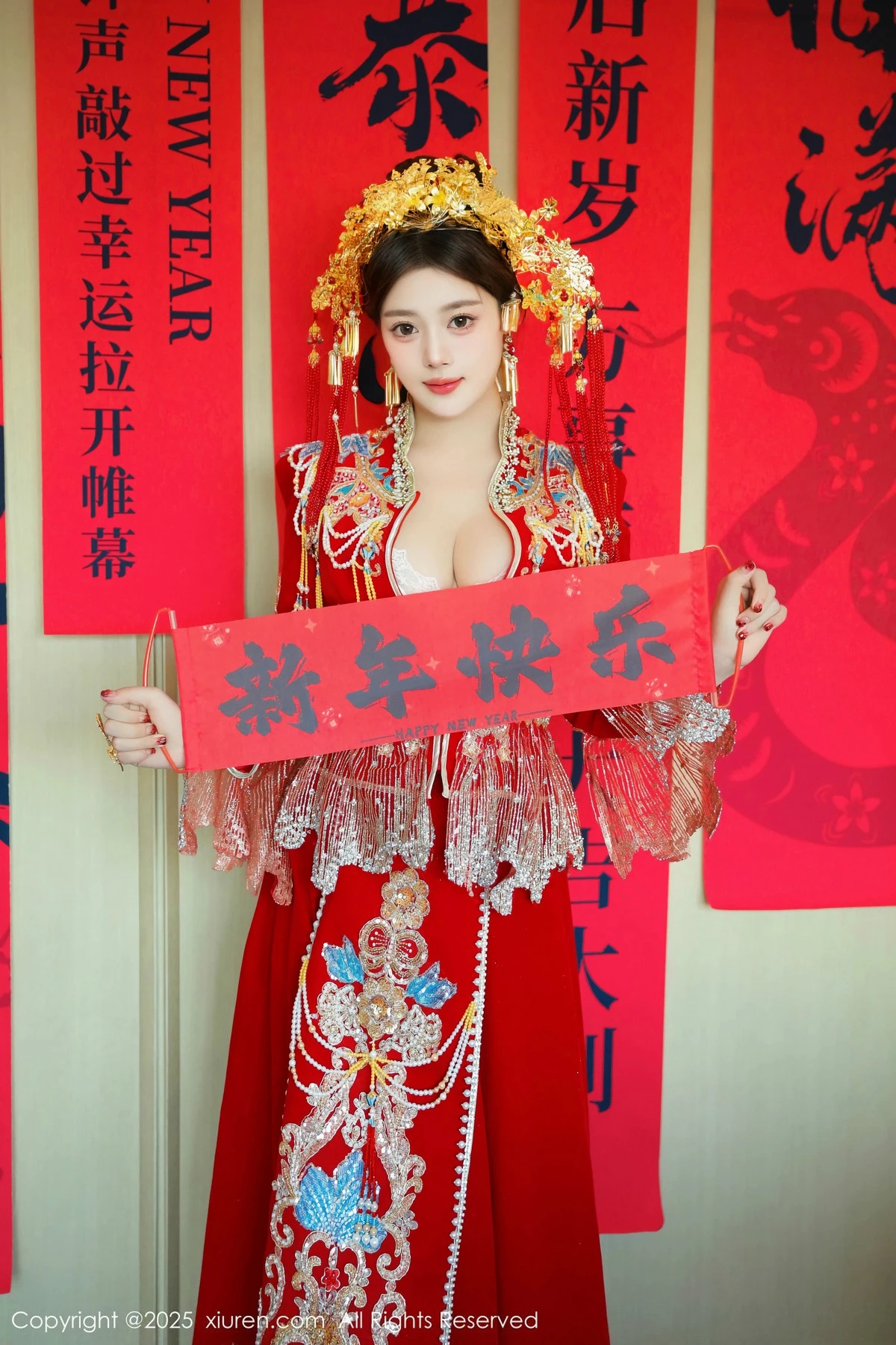 Xgyw.Org_XiuRen第9823期_模特蛋蛋宝新年主题性感红色新娘装露白色内衣秀丰腴身材诱惑写真79P