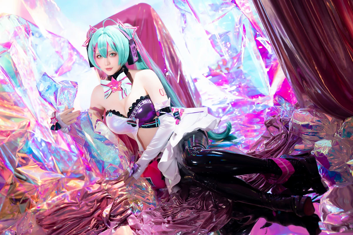 Xgyw.Org_Coser小姐姐星之迟迟Miku初音未来喵斯快跑主题性感内衣配黑皮长袜秀完美身材诱惑写真73P