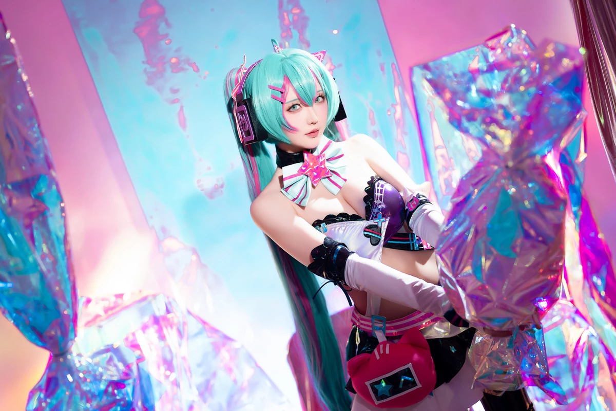 Xgyw.Org_Coser小姐姐星之迟迟Miku初音未来喵斯快跑主题性感内衣配黑皮长袜秀完美身材诱惑写真73P
