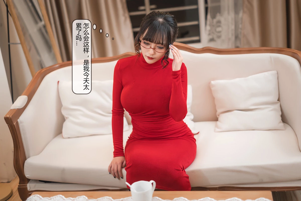 Xgyw.Org_动漫博主洛璃LoLiSAMA隔壁太太主题性感红色连衣长裙露连体黑丝秀丰满身材诱惑写真113P