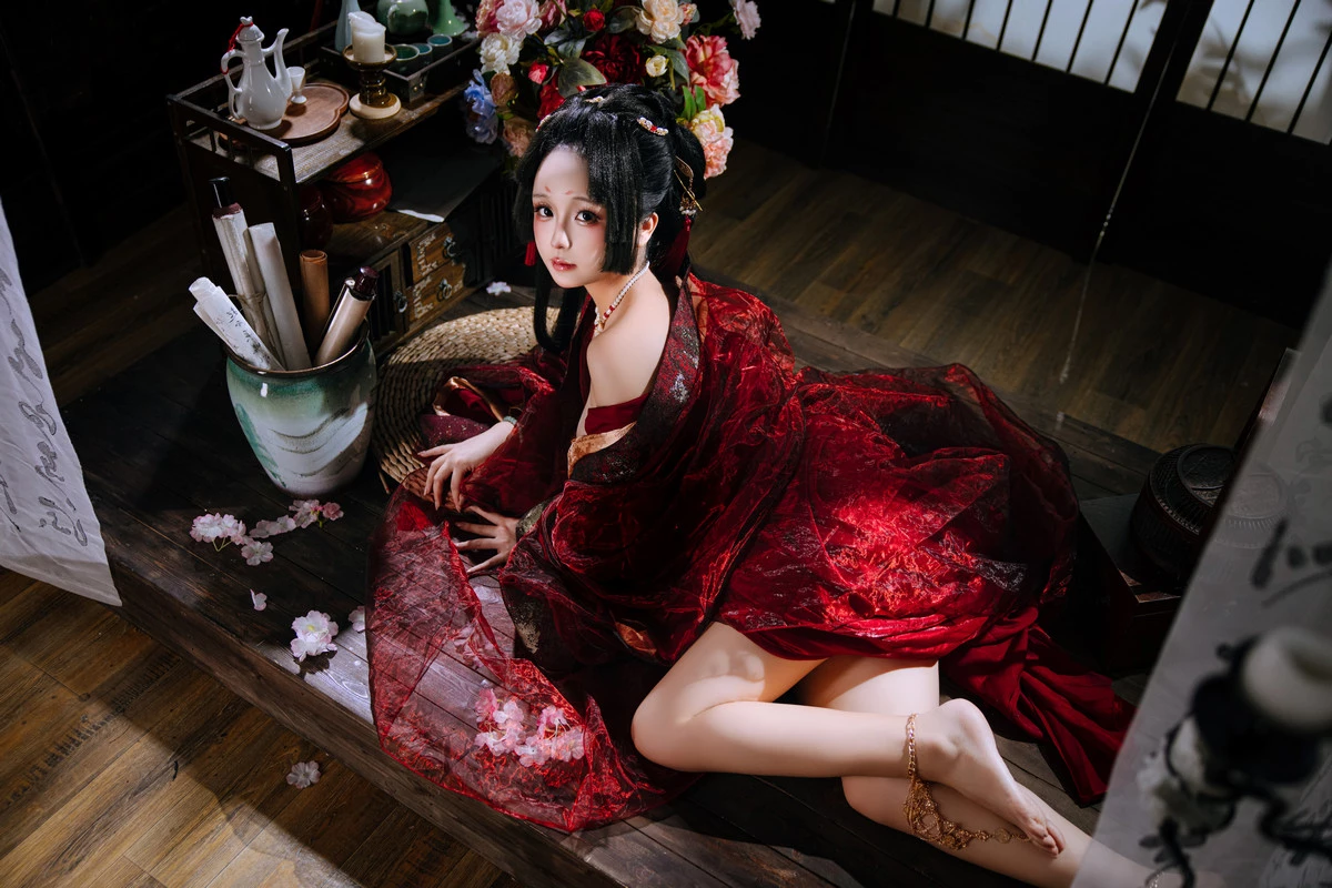 Xgyw.Org_Cosplay美女日奈娇战国妖姬主题性感红色服饰露红色三点式内衣秀惹火身材诱惑写真180P