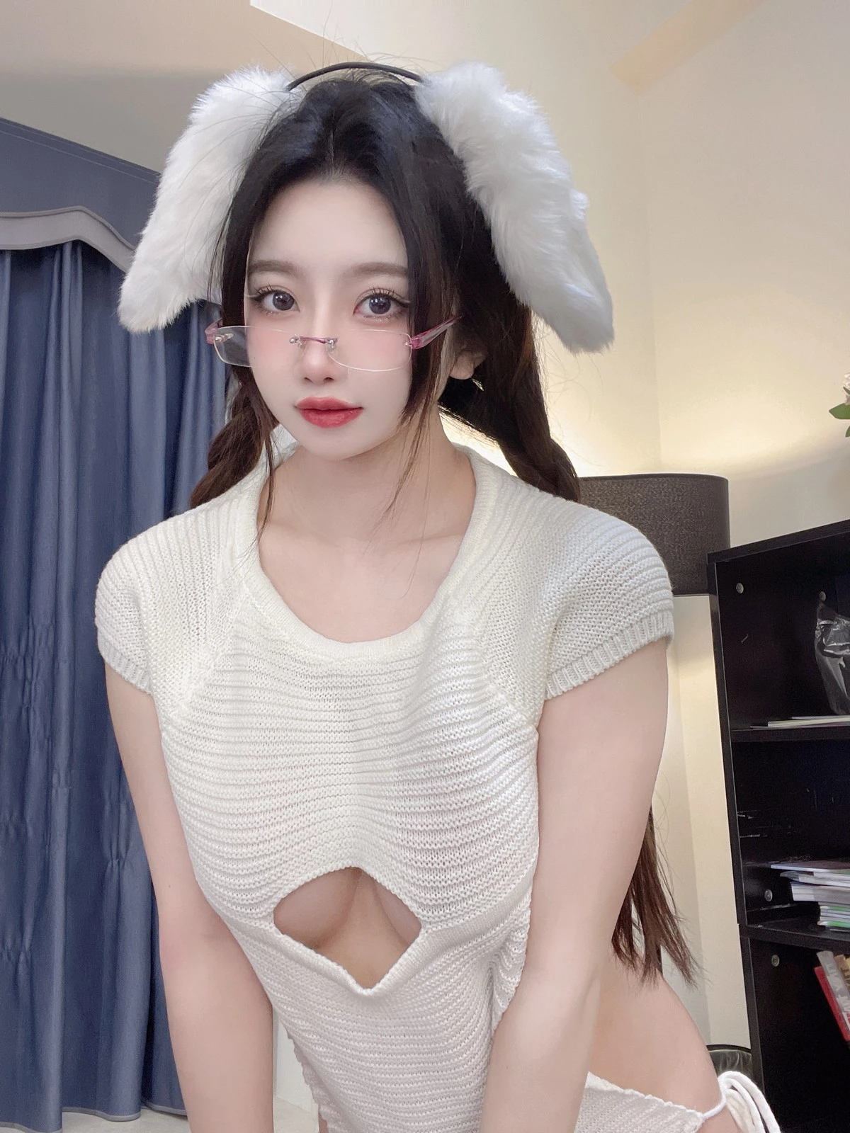 Xgyw.Org_白嫩美少女鬼畜瑶在不在w毛衣小兔子主题私房性感白色露背毛衣秀曼妙身姿迷人诱惑写真40P