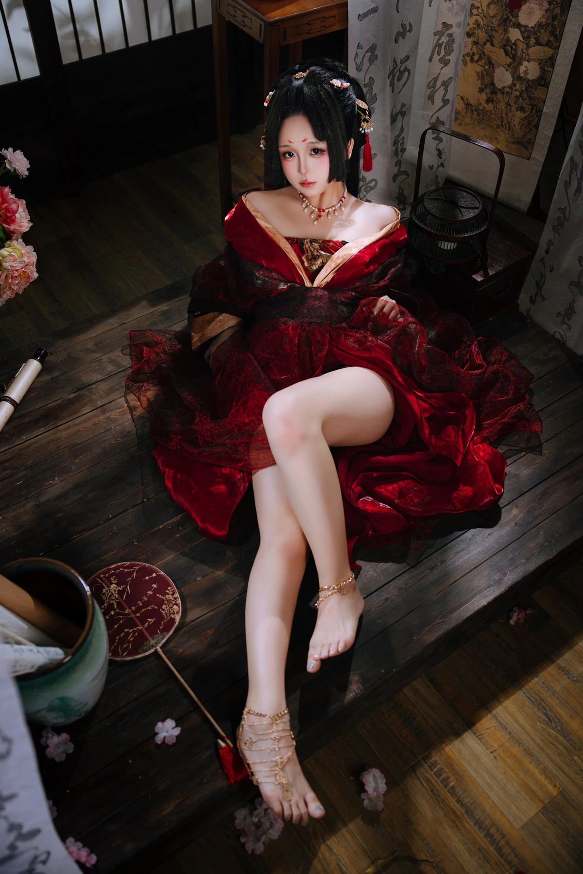 Xgyw.Org_Cosplay美女日奈娇战国妖姬主题性感红色服饰露红色三点式内衣秀惹火身材诱惑写真180P