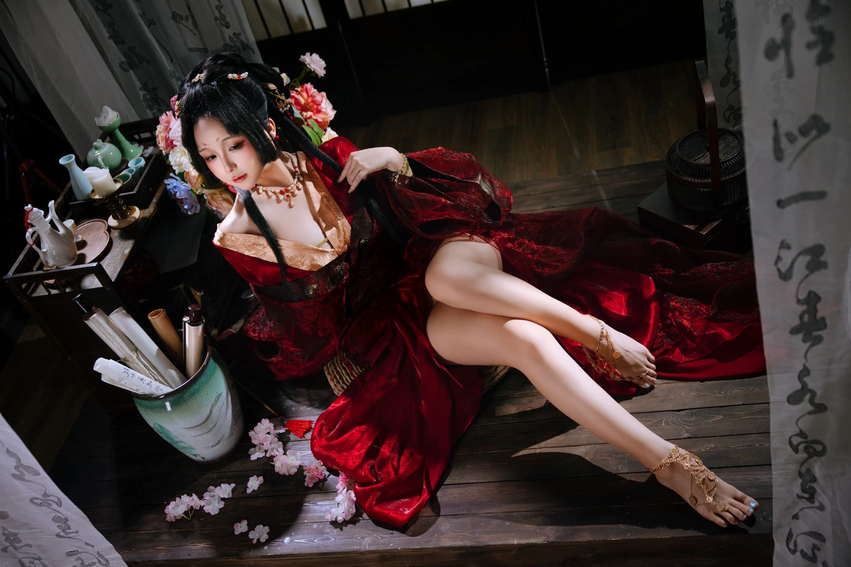 Xgyw.Org_Cosplay美女日奈娇战国妖姬主题性感红色服饰露红色三点式内衣秀惹火身材诱惑写真180P