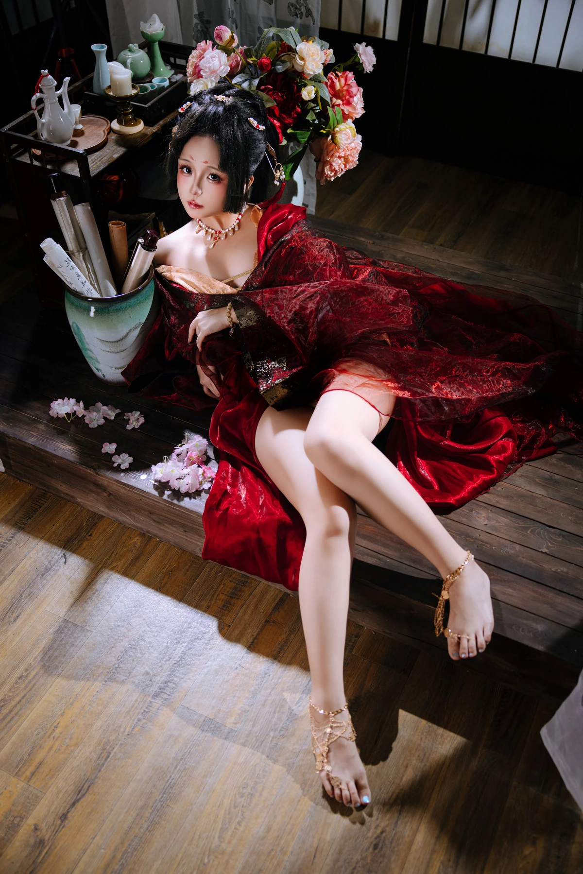 Xgyw.Org_Cosplay美女日奈娇战国妖姬主题性感红色服饰露红色三点式内衣秀惹火身材诱惑写真180P