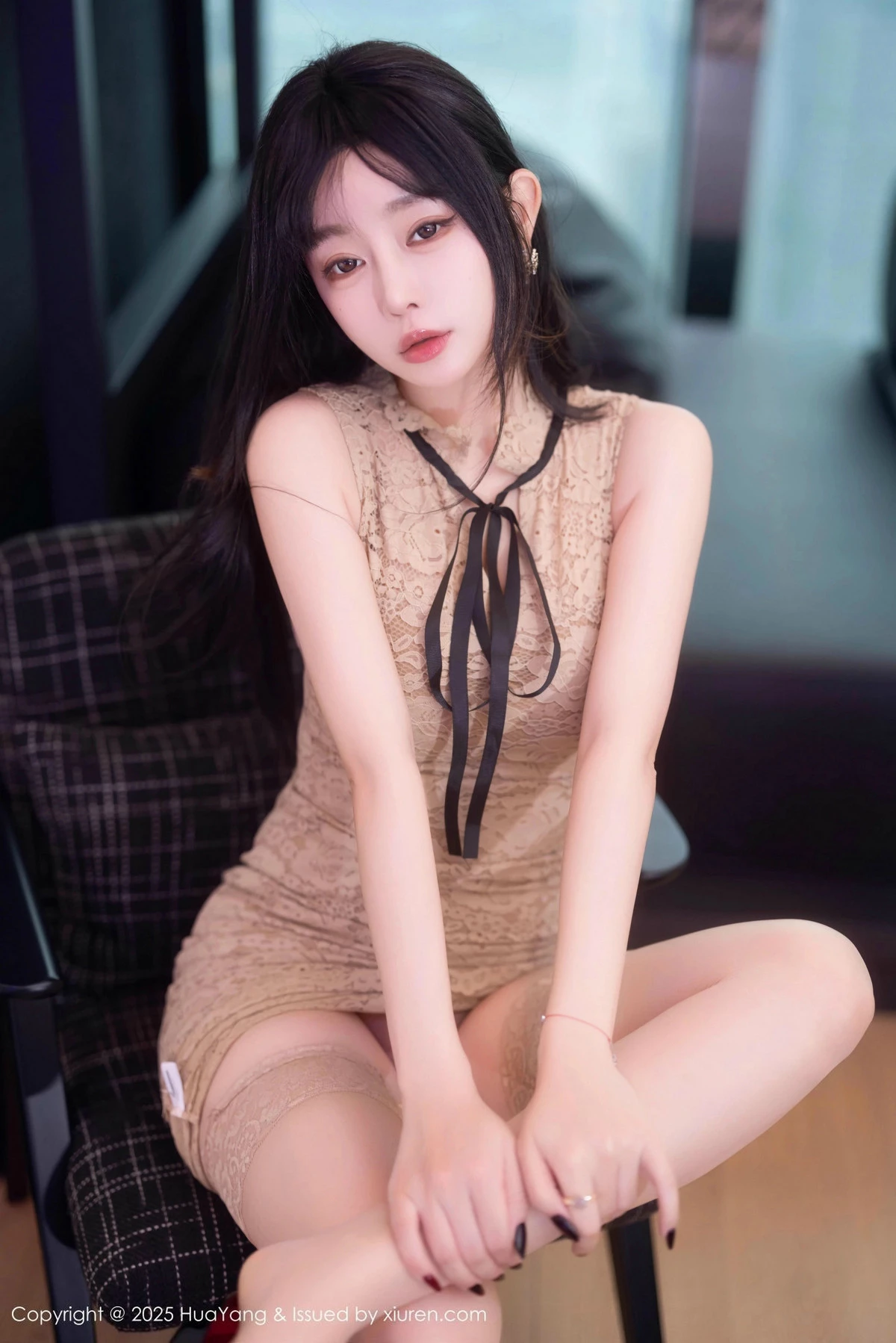 Xgyw.Org_[HuaYang花漾]Vol.632_女神王雨纯浅色连衣短裙露蕾丝内衣配肉丝袜秀丰腴身材诱惑写真82P