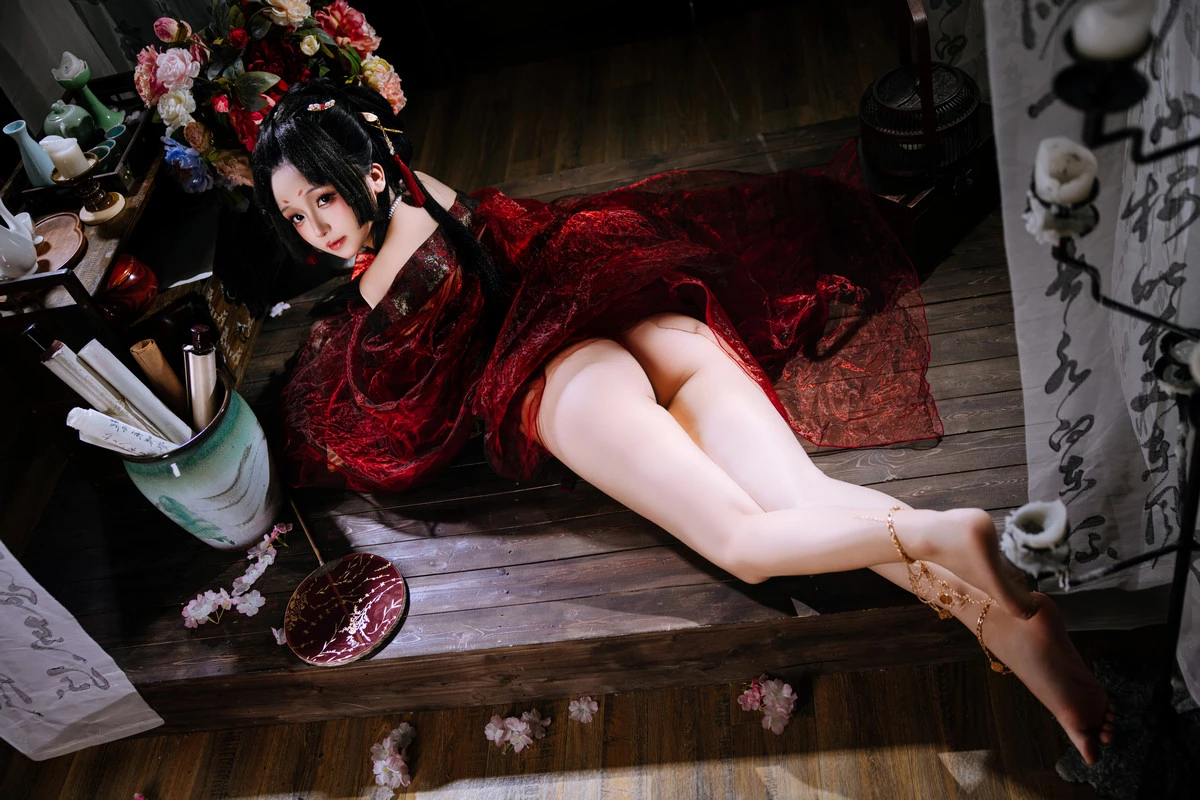 Xgyw.Org_Cosplay美女日奈娇战国妖姬主题性感红色服饰露红色三点式内衣秀惹火身材诱惑写真180P