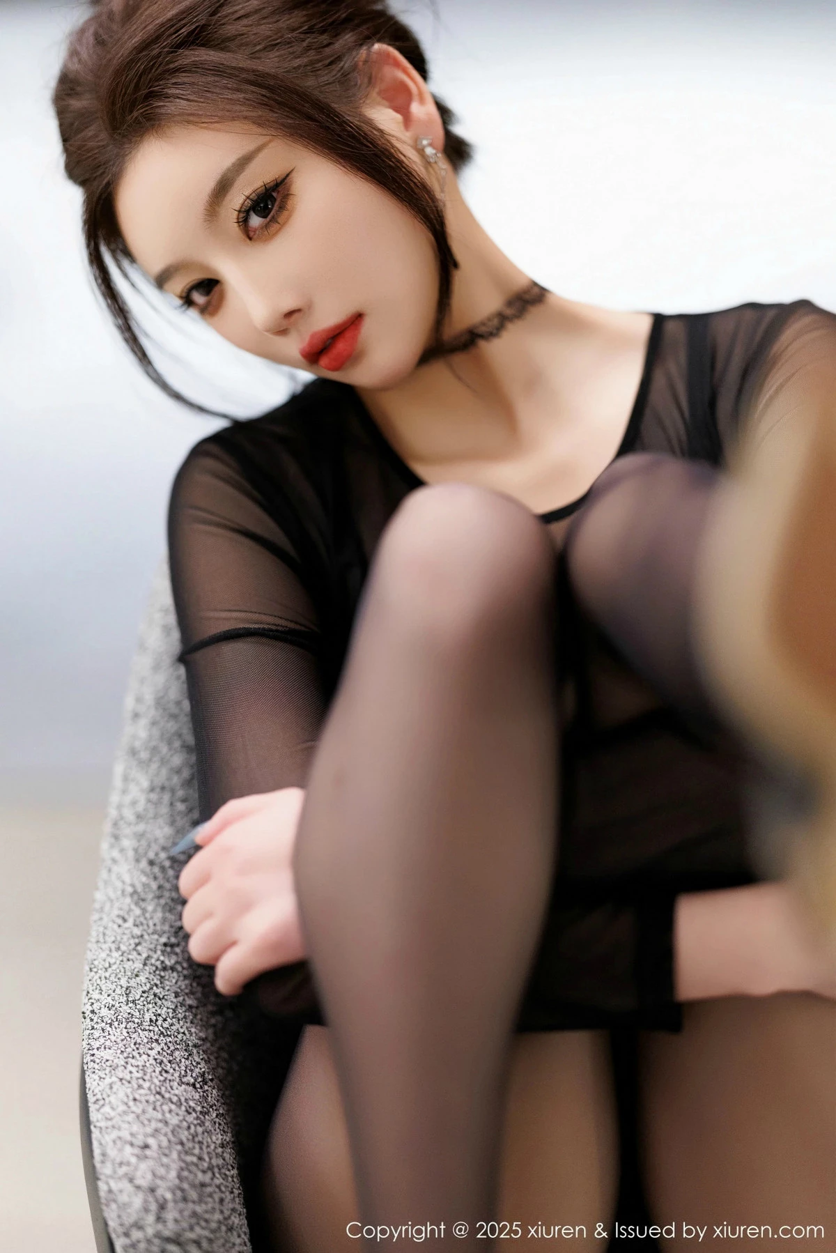 Xgyw.Org_XiuRen第9776期_女神杨晨晨Yome黑色连衣短裙露黑色内衣配开档黑丝极致魅惑写真101P