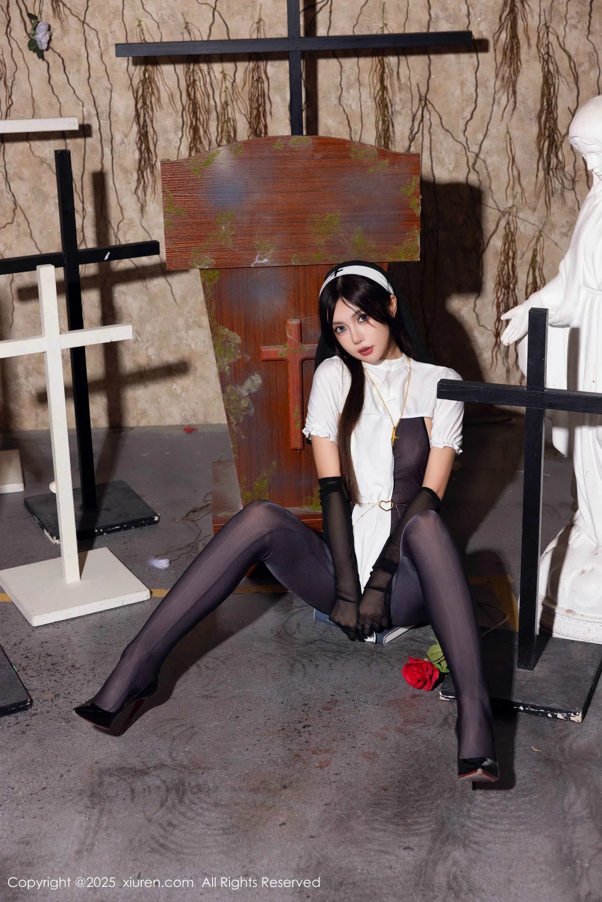 Xgyw.Org_XiuRen第9774期_女神绮里嘉ula性感修女服饰配超薄连体黑丝秀完美身材诱惑写真79P