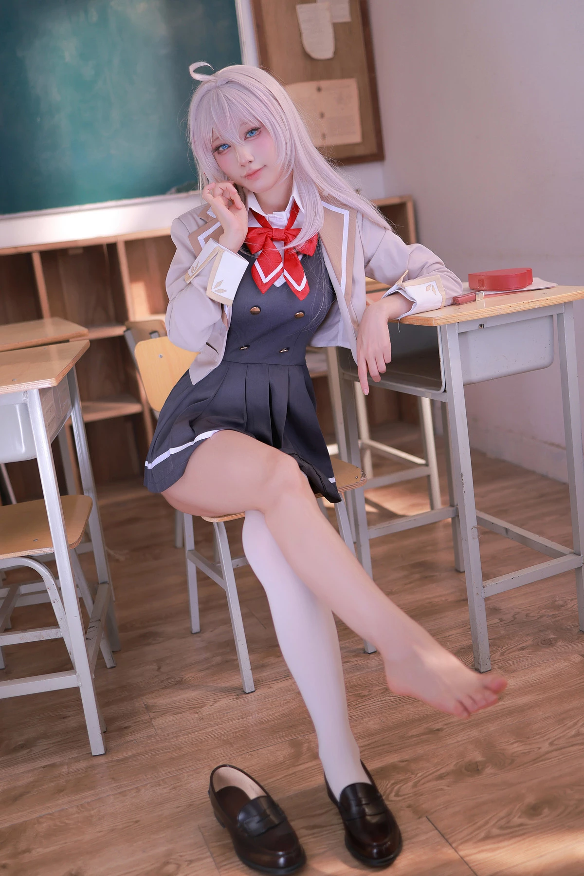 Xgyw.Org_动漫博主水淼aqua艾莉同学主题教室里性感JK制服+白色内衣配白丝袜秀丰满身材诱惑写真91P