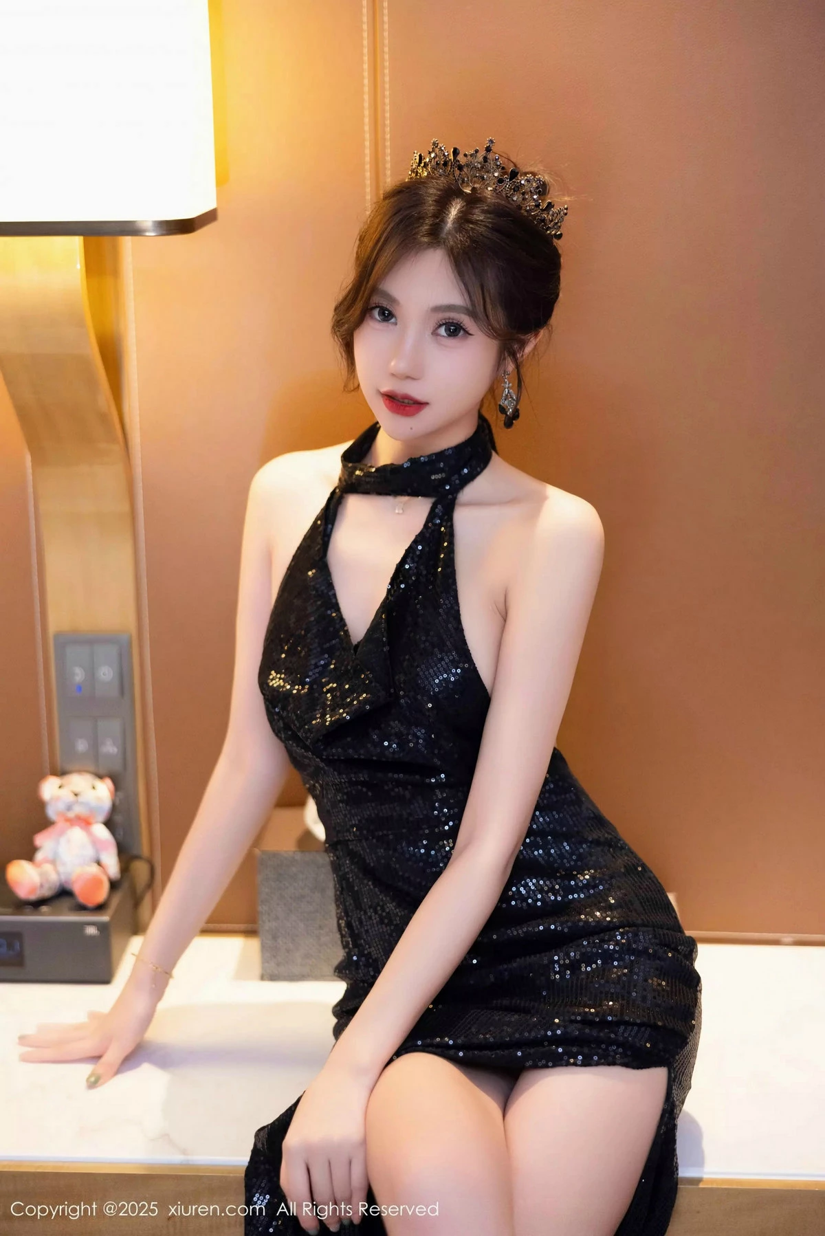 Xgyw.Org_XiuRen第9948期_女神绮里嘉ula性感黑色情趣内衣配黑丝吊袜秀曼妙身姿诱惑写真90P