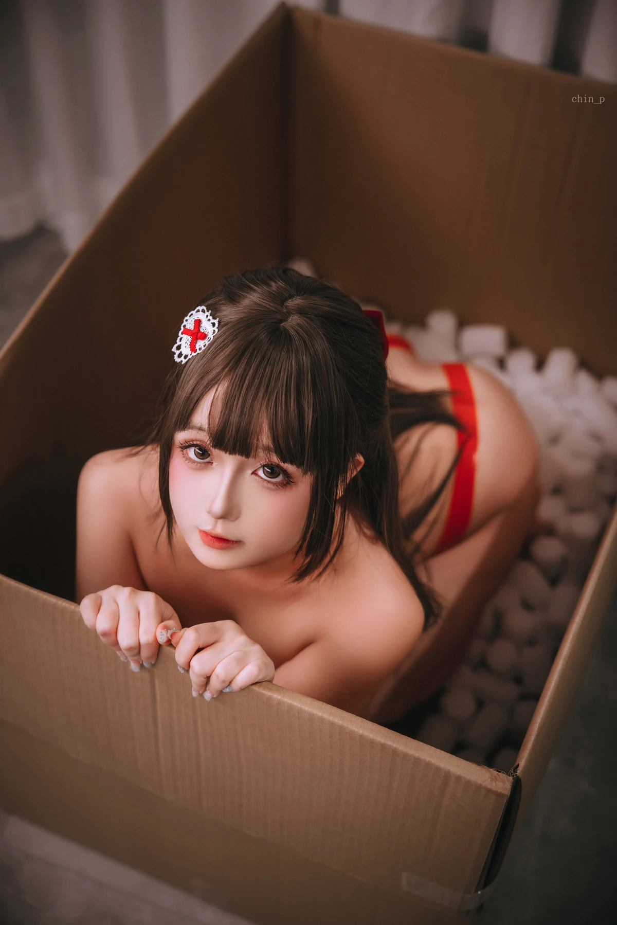 Xgyw.Org_Cosplay美女日奈娇甘雨圣诞主题性感红色情趣内衣配红丝吊袜秀丰腴身材惹火诱惑写真120P