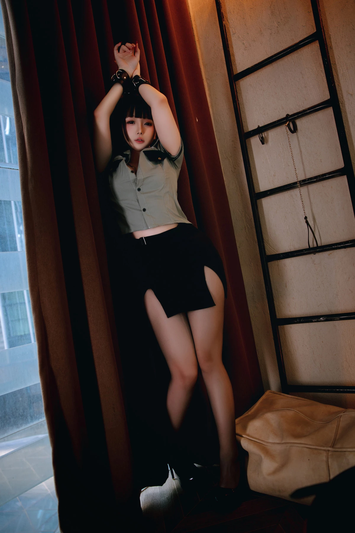 Xgyw.Org_Cosplay美女日奈娇Instructor主题性感制服露蕾丝内衣+黑色情趣内衣秀惹火身材诱惑写真140P