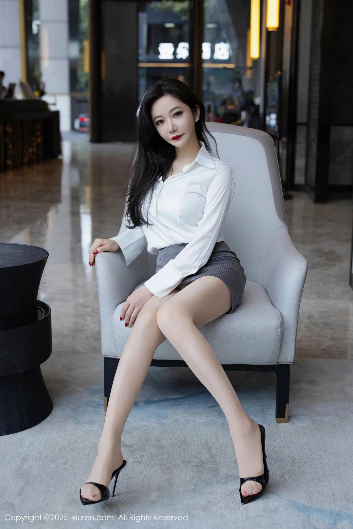 Xgyw.Org_XiuRen第9976期_女神心妍小公主性感白衬衫配灰短裙露蓝色内衣秀完美诱身材惑写真74P