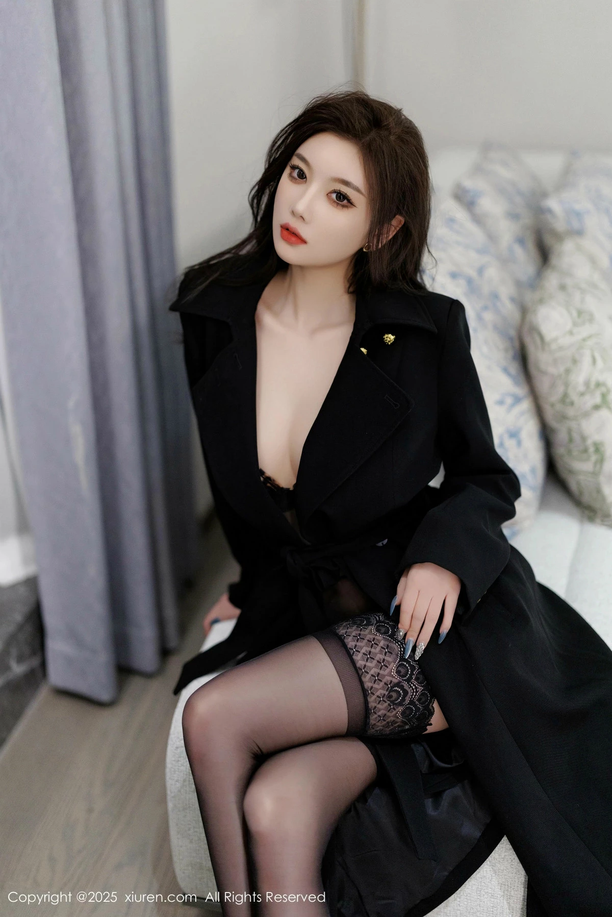 Xgyw.Org_XiuRen第9984期_女神杨晨晨Yome性感黑色情趣内衣配黑丝袜秀丰腴身材诱惑写真90P