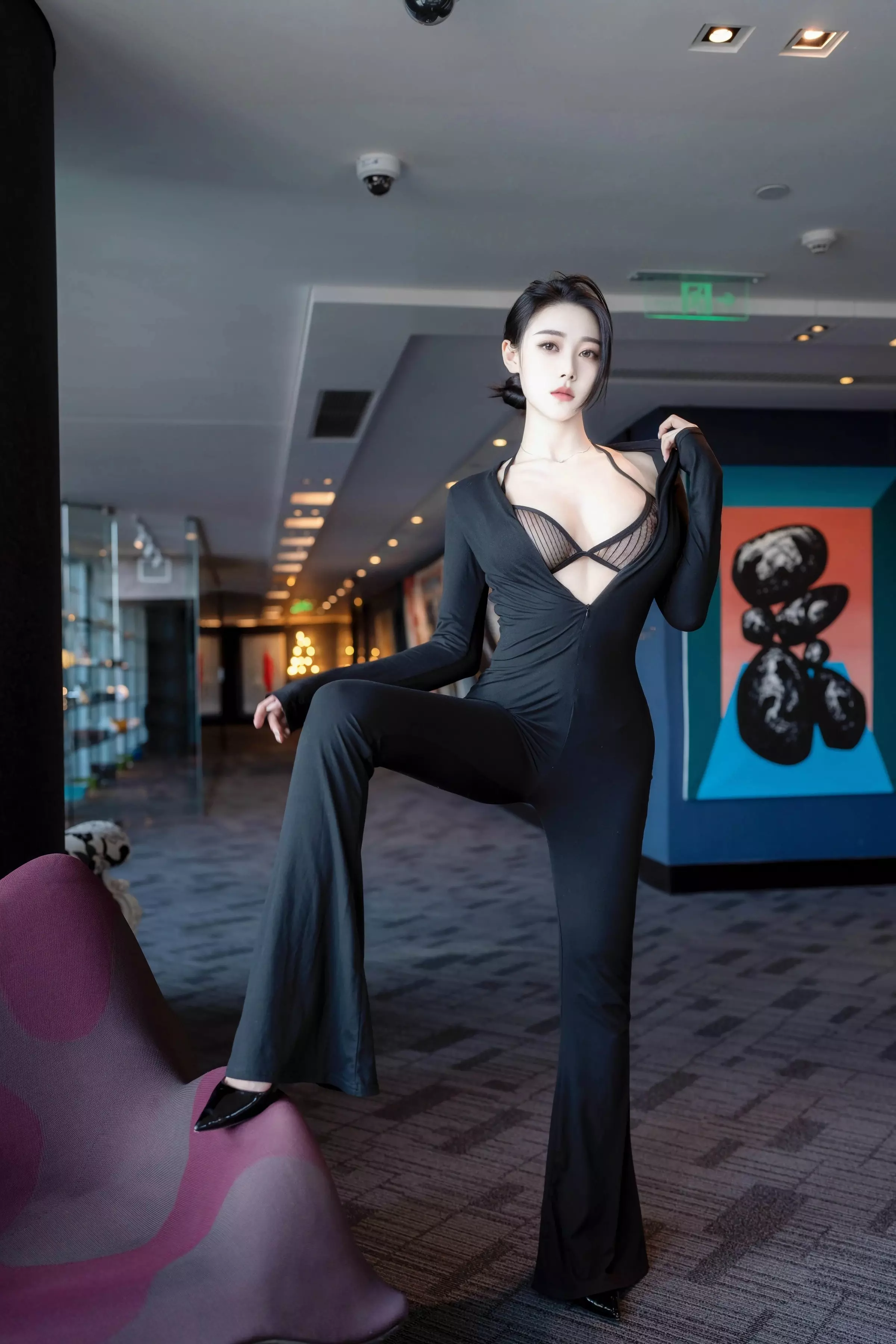 Xgyw.Org_[XINGYAN星颜社]VOL.322_模特清妙性感OL职业装露轻透黑色内衣秀完美身材诱惑写真81P