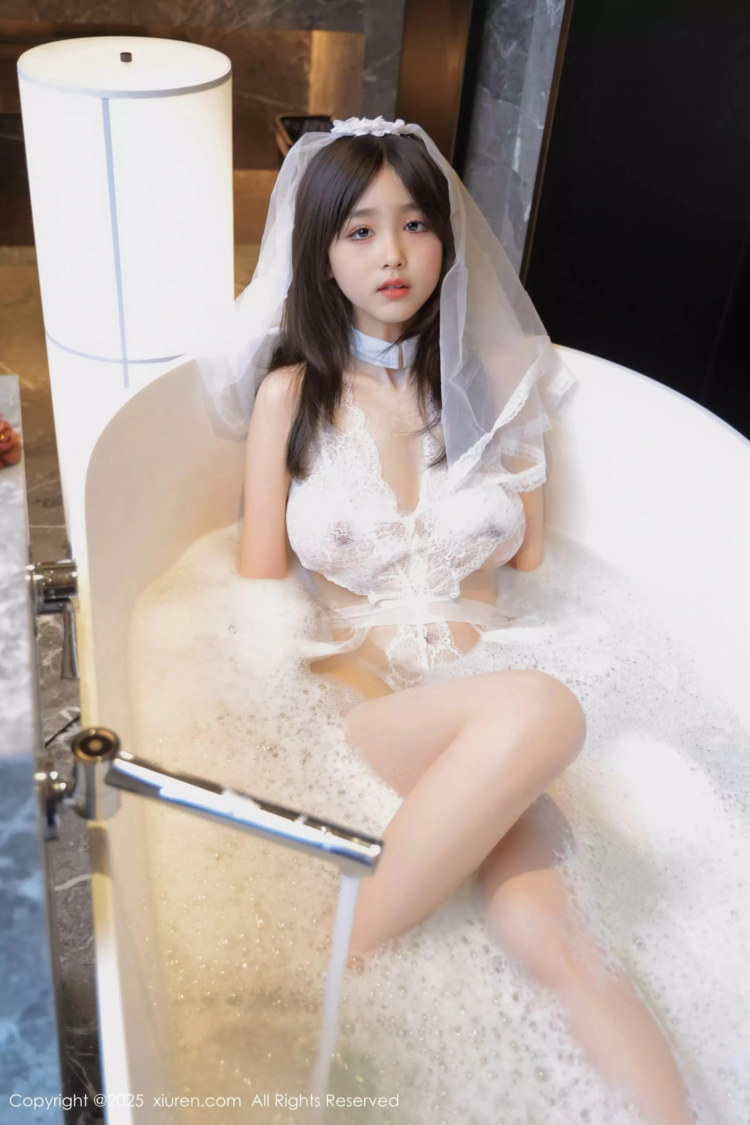 Xgyw.Org_XiuRen第10011期_模特奶芙乔乔性感白色婚纱露白色蕾丝内衣秀凹凸身材诱惑写真66P