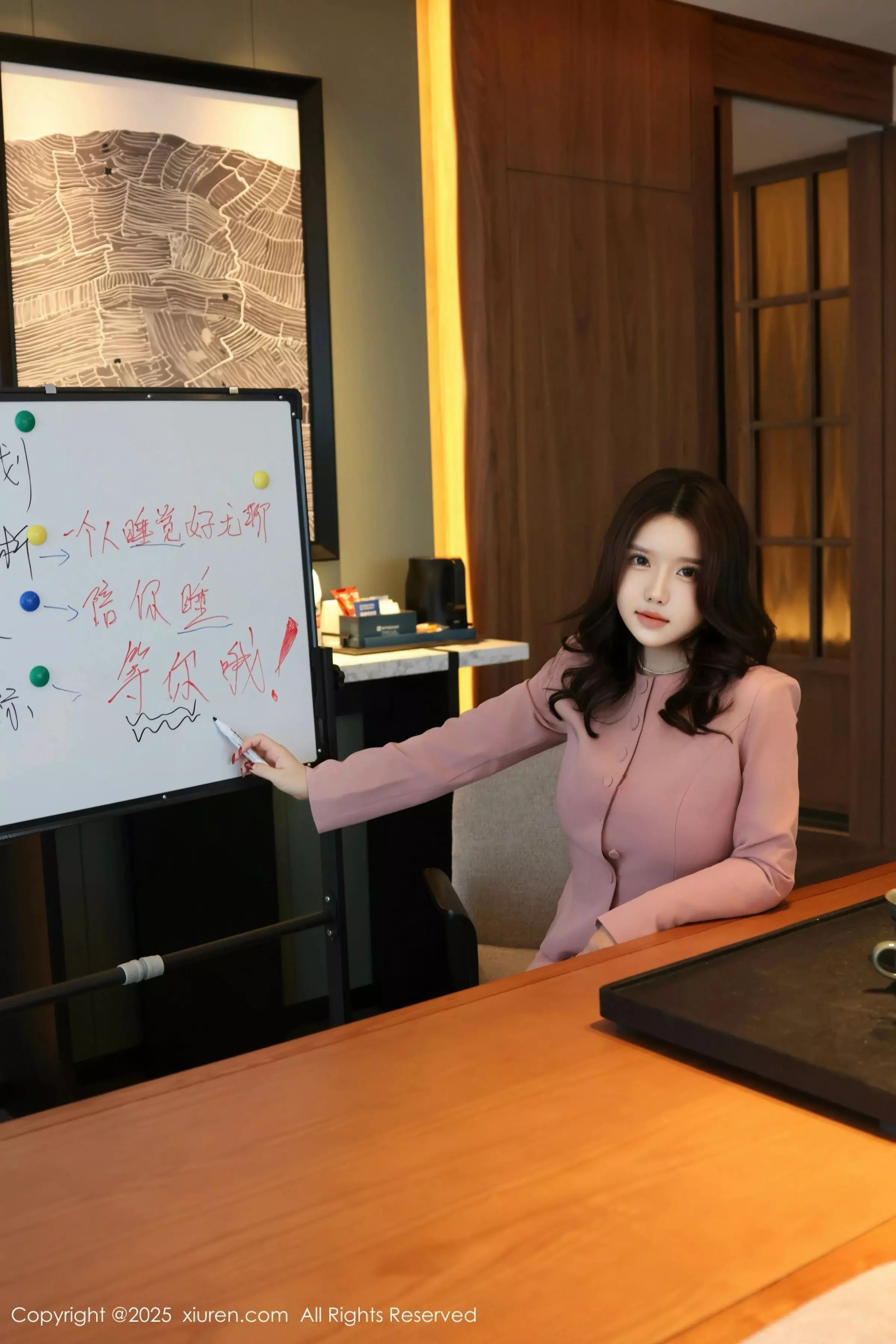 Xgyw.Org_XiuRen第10020期_模特小薯条nienie粉色职业装露白色情趣内衣秀惹火身材诱惑写真107P