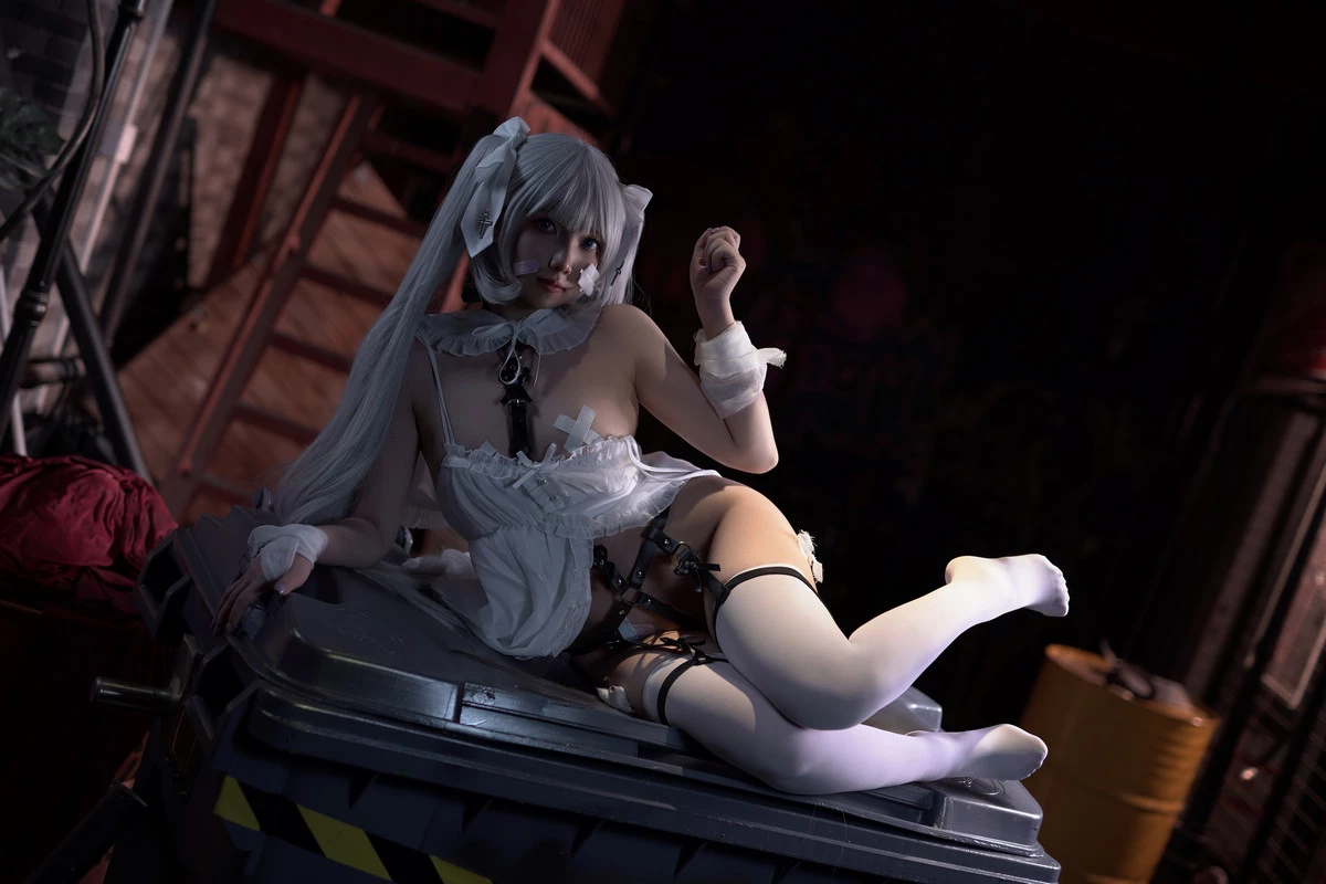 Xgyw.Org_Coser美女小和甜酒rurudo初音酱主题性感黑色情趣服饰配白丝袜秀油亮肌肤诱惑写真141P