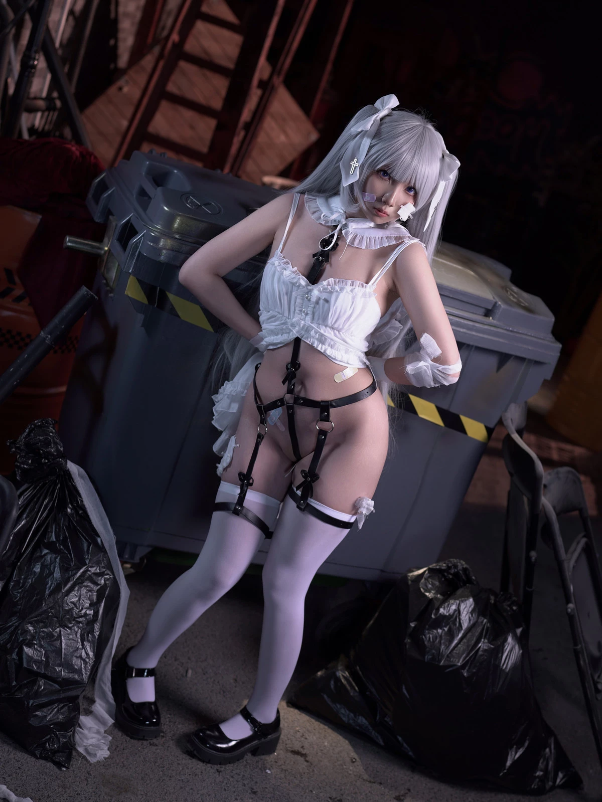 Xgyw.Org_Coser美女小和甜酒rurudo初音酱主题性感黑色情趣服饰配白丝袜秀油亮肌肤诱惑写真141P